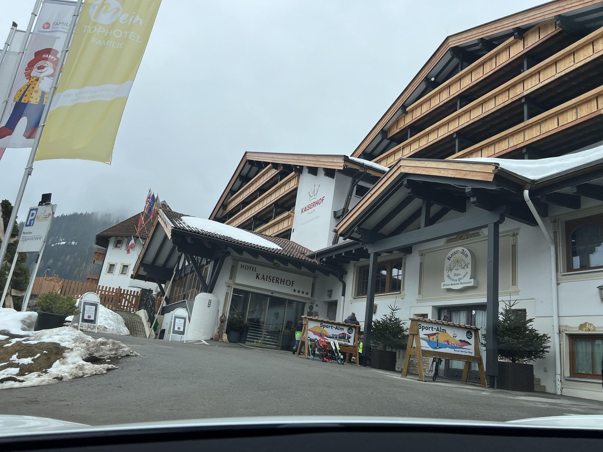 Street view near Familotel Kaiserhof, Höfen — © ottor (CC BY-SA · Mapillary)