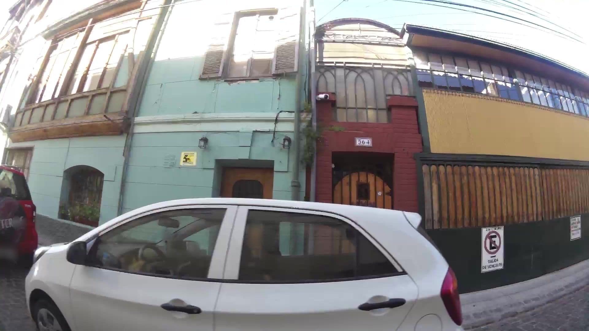 Street view near Paraíso Inn Hostal, Valparaíso — © kaartcam (CC BY-SA · Mapillary)