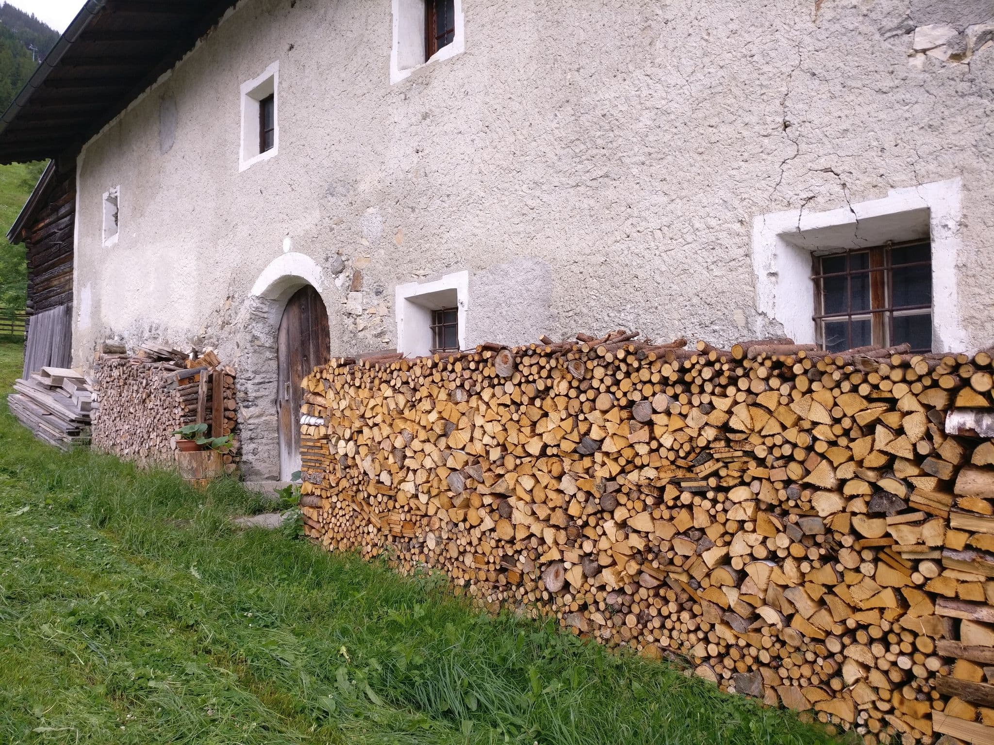 Street view near Bergerhof Alpin Lodge, Neukirchen am Großvenediger — © danielzimmer (CC BY-SA · Mapillary)
