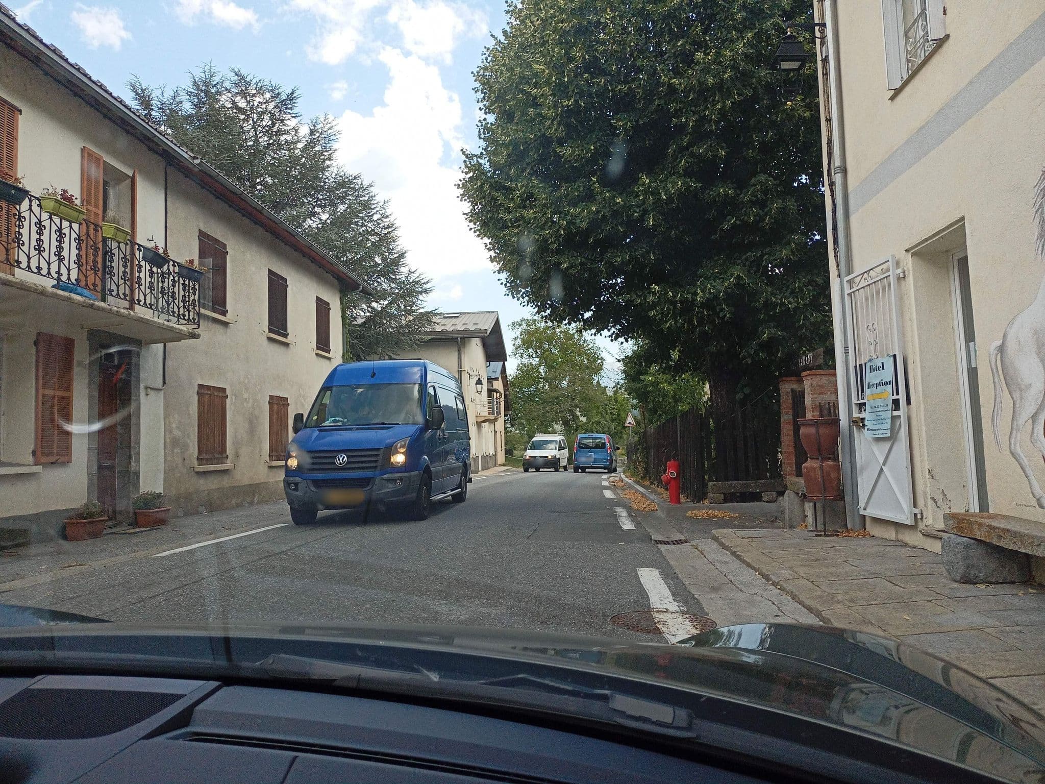 Street view near Hotel Le Relais des Cavaliers, Saint-Étienne-de-Tinée — © xdTAGCLAN (CC BY-SA · Mapillary)