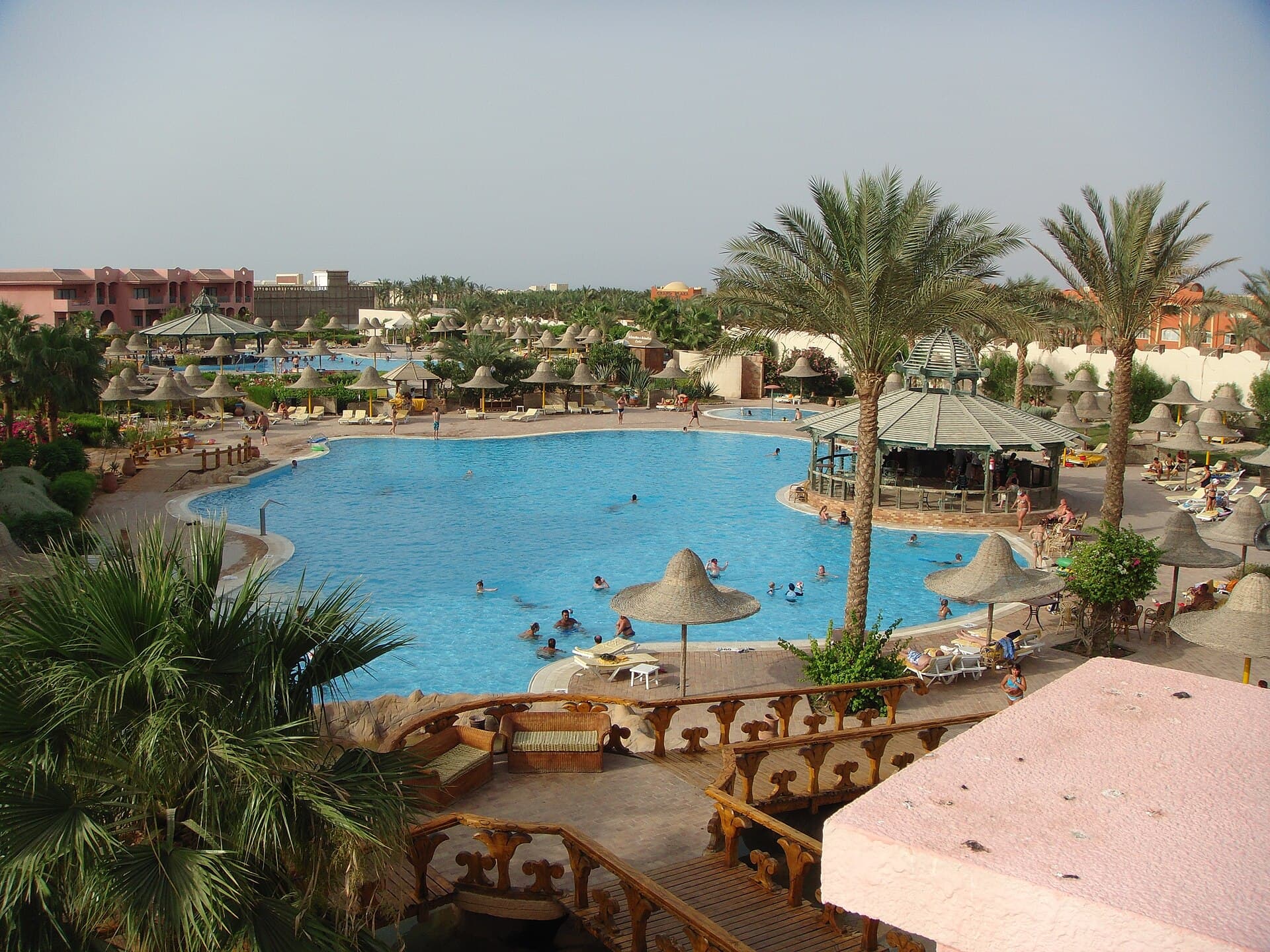 Parrotel Beach Resort (via Wikimedia Commons, CC BY-SA 3.0)