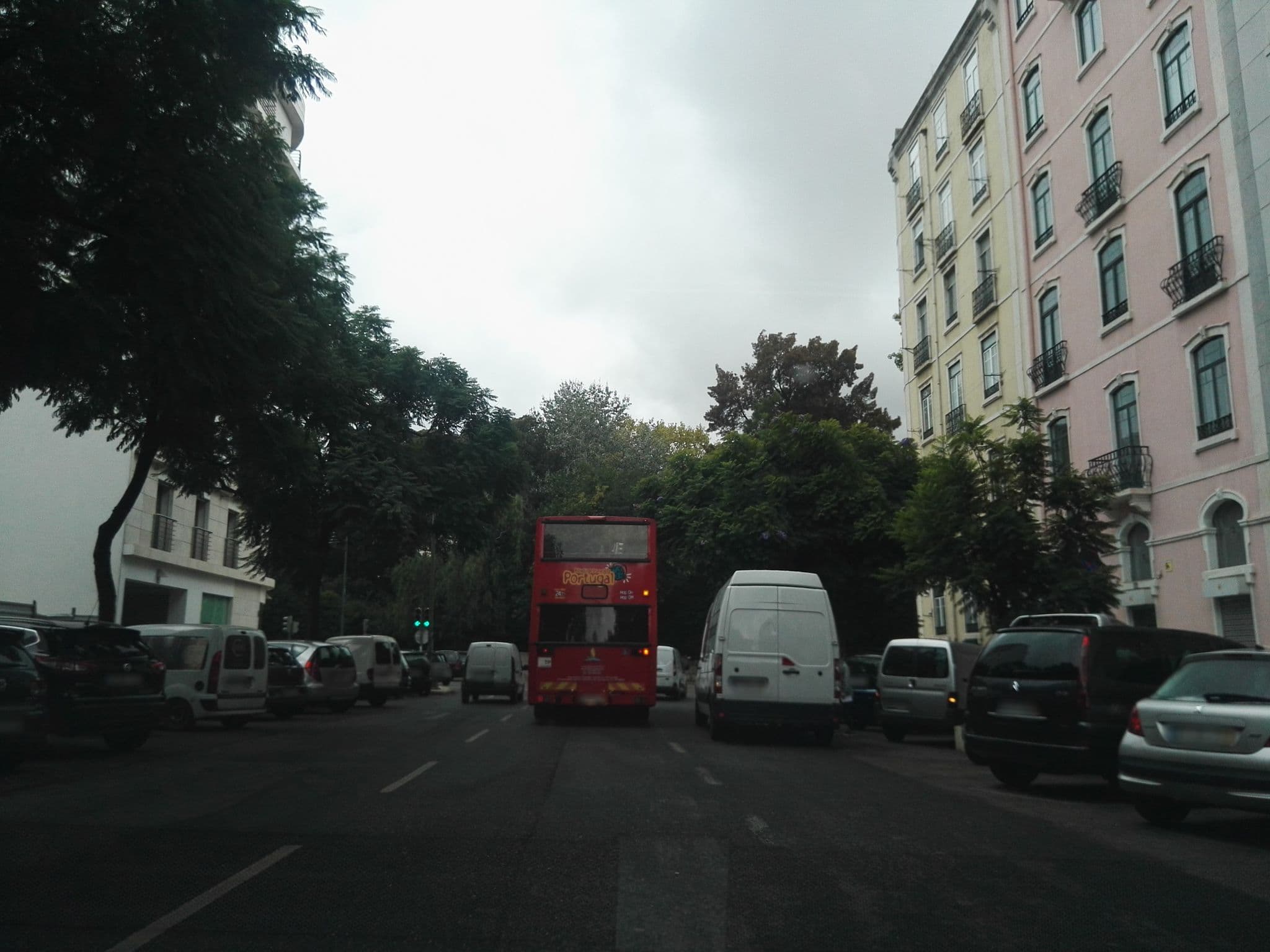 Street view near Olissippo Marquês de Sá, São Sebastião da Pedreira — © filipegraciosa (CC BY-SA · Mapillary)