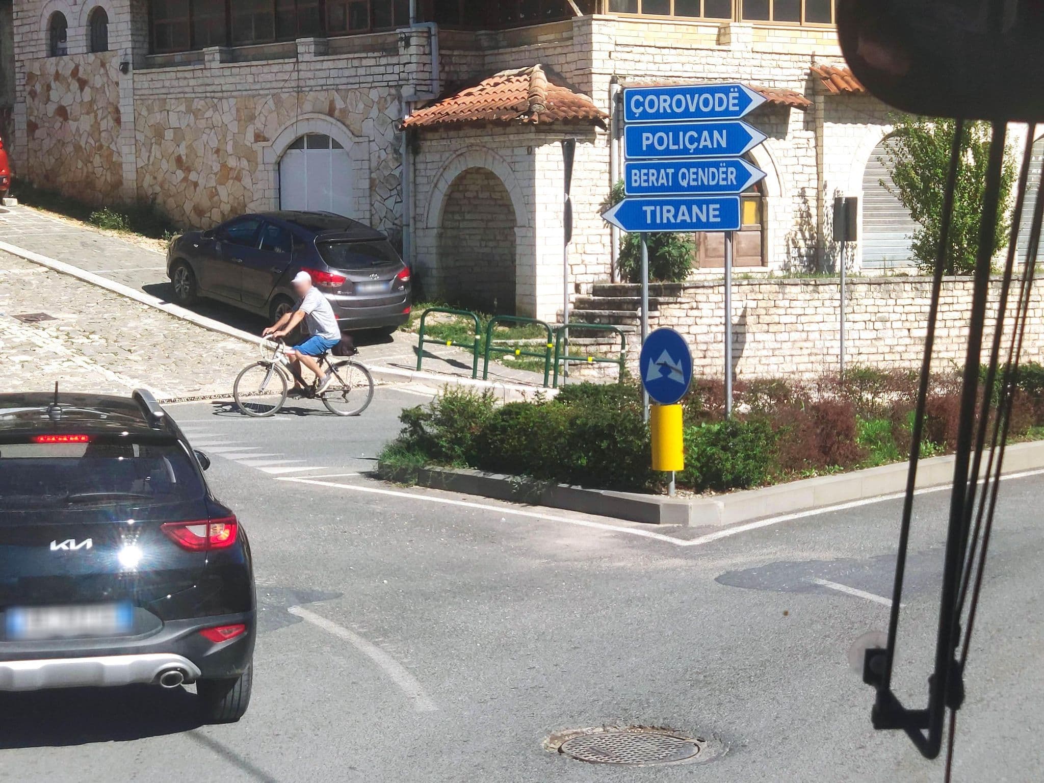 Street view near Apsus, Berat — © soepzi (CC BY-SA · Mapillary)
