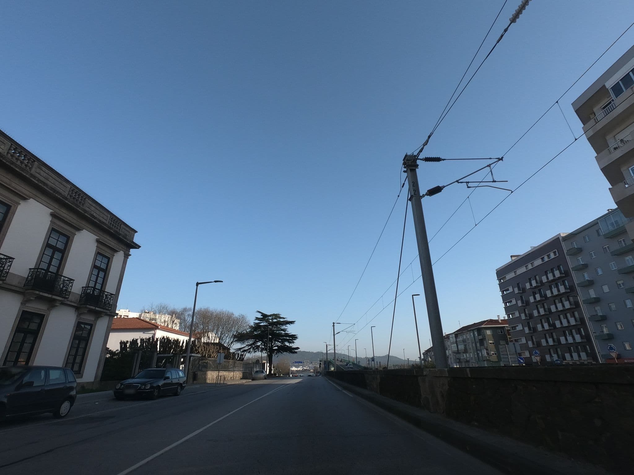 Street view near Albergue de Peregrinos, Viana do Castelo — © countzero5 (CC BY-SA · Mapillary)