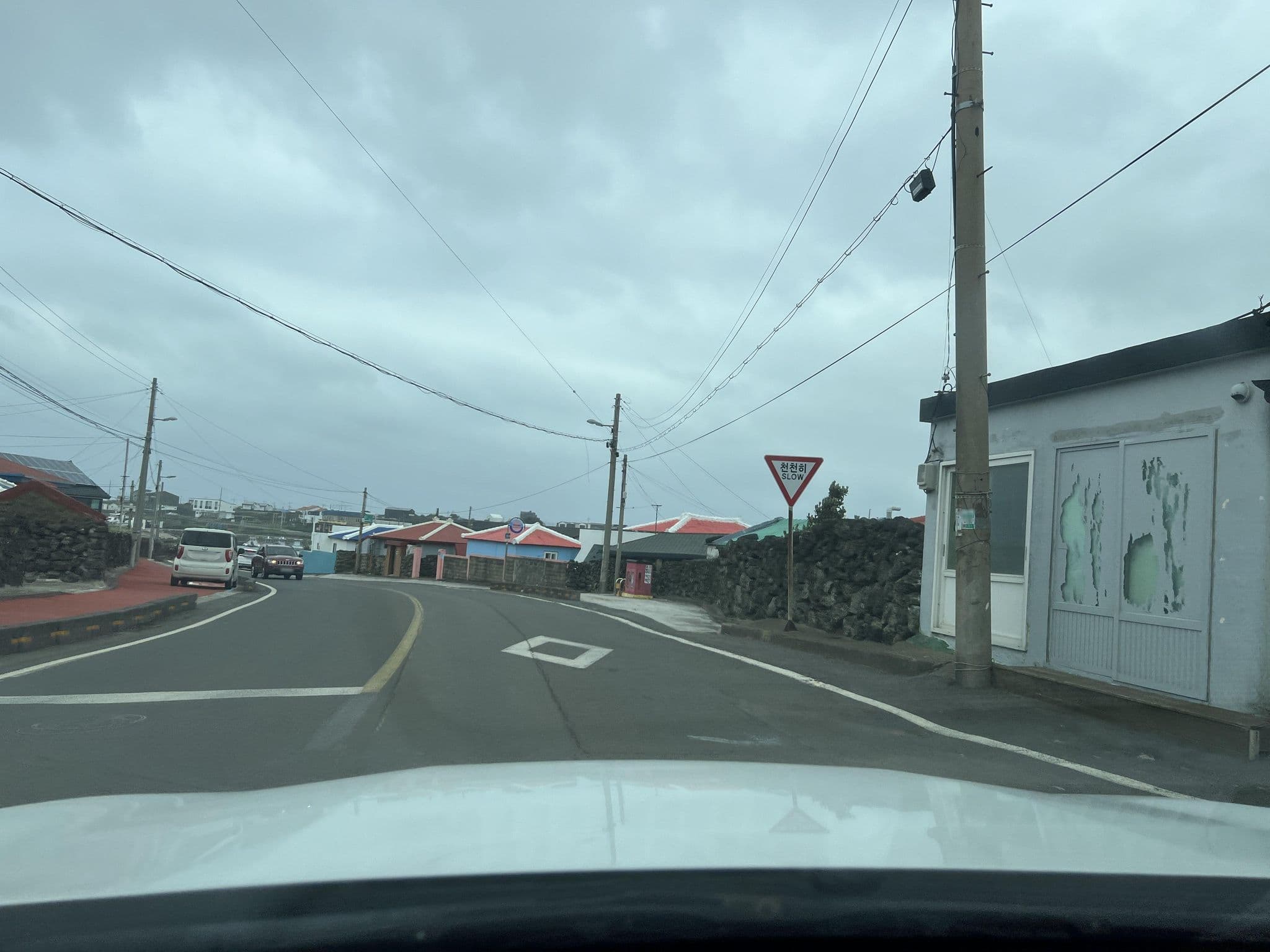 Street view near 하도하도1929, Ponggae-dong — © eneerhut (CC BY-SA · Mapillary)
