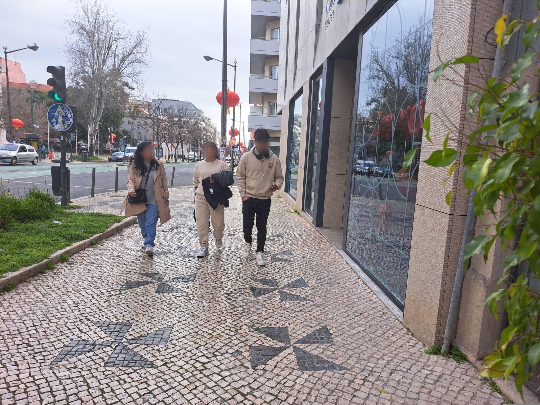 Street view near Istanbul Hostel, Anjos — © beer119 (CC BY-SA · Mapillary)