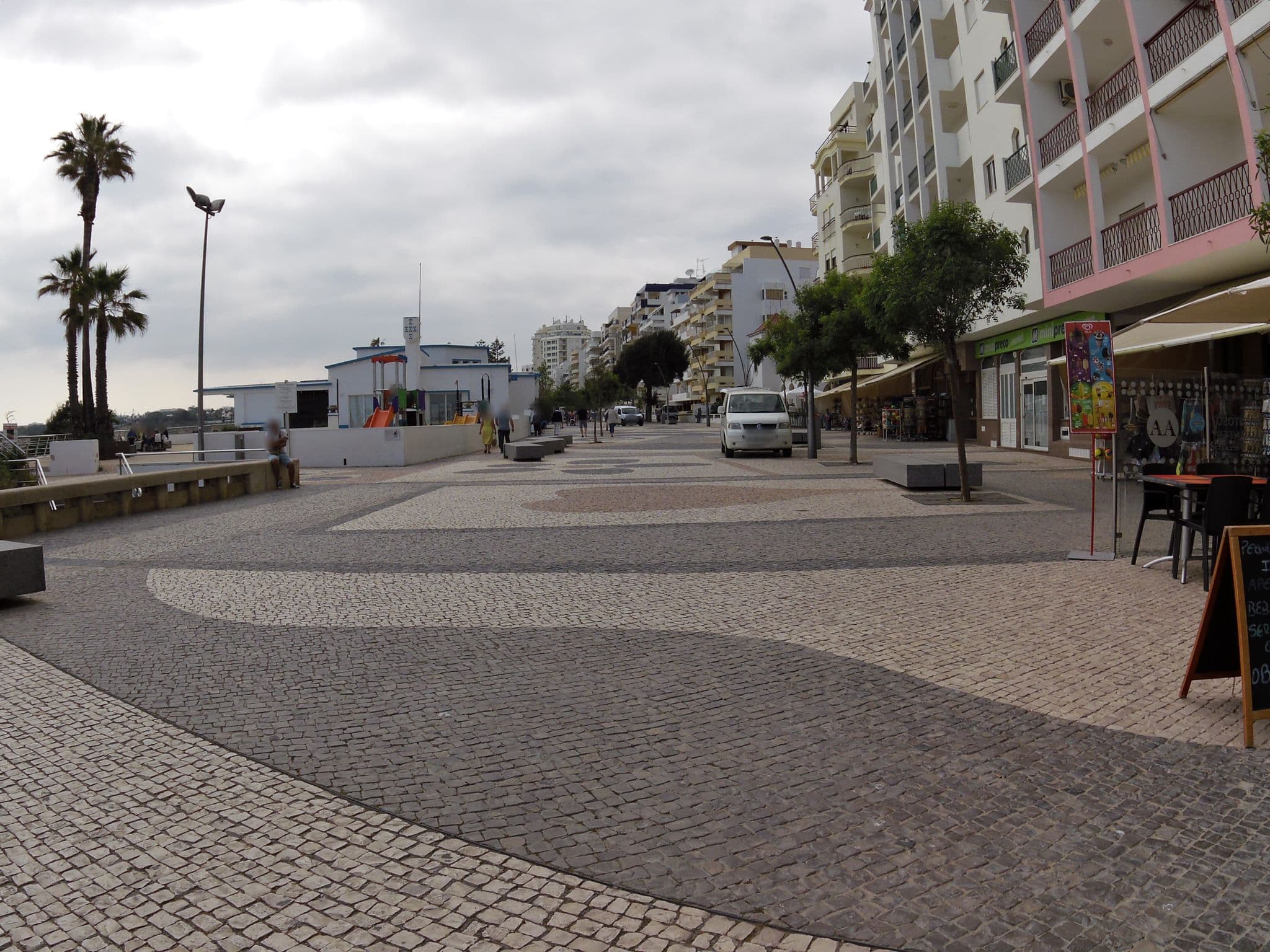 Street view near Apartmentos Algar, Armação de Pêra — © marczoutendijk (CC BY-SA · Mapillary)