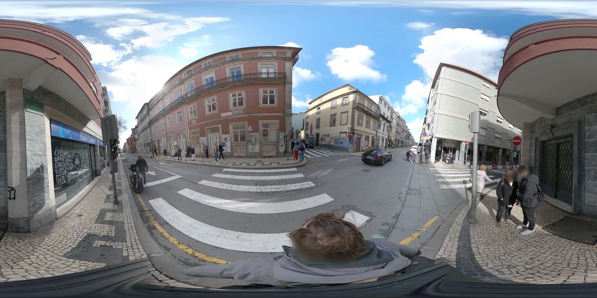 Street view near Rosario Art's, Porto