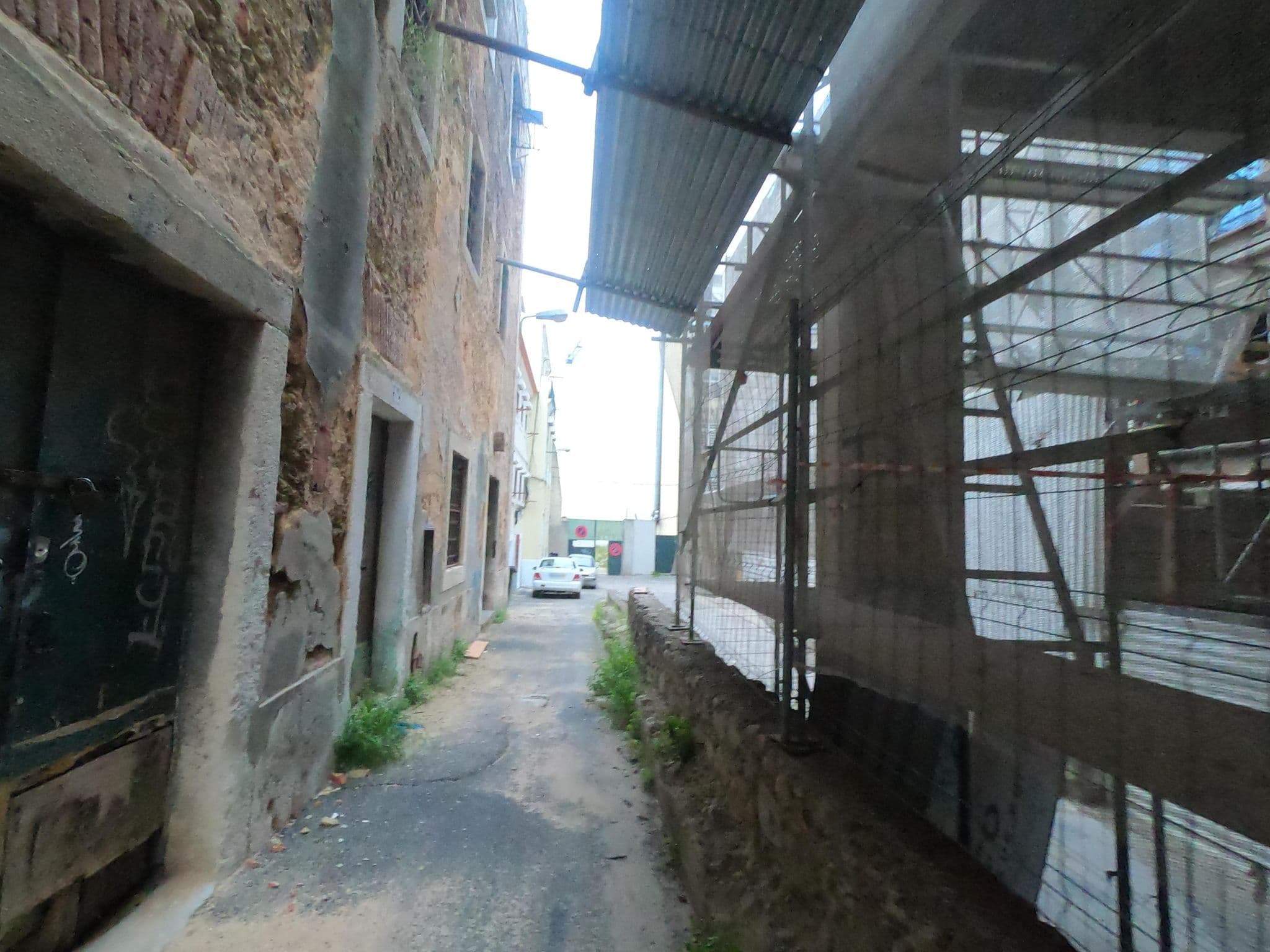 Street view near JAM Lisbon, Santos-o-Velho — © filohipo (CC BY-SA · Mapillary)