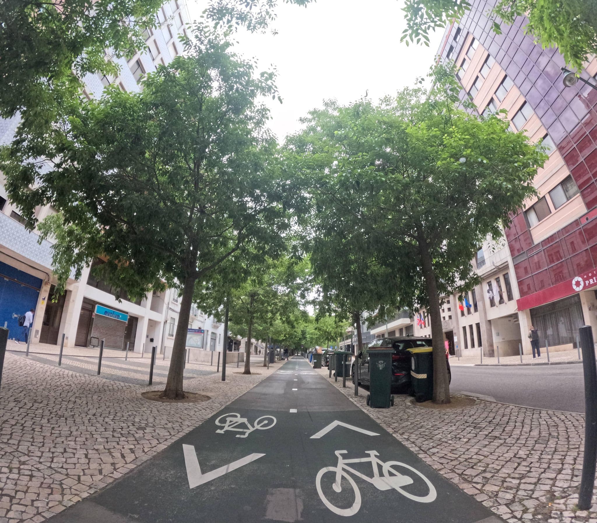 Street view near SANA Reno Hotel, São Sebastião da Pedreira — © danielagos12 (CC BY-SA · Mapillary)