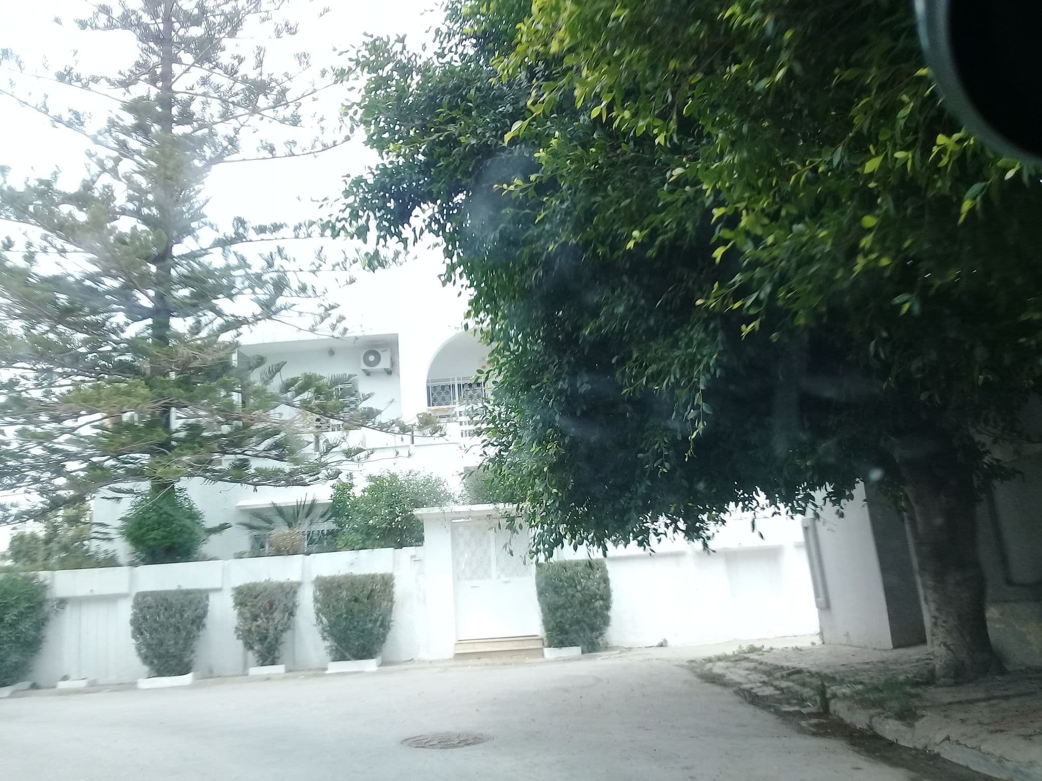 Street view near L'Exellence Otel, Tunis — © graphicom (CC BY-SA · Mapillary)