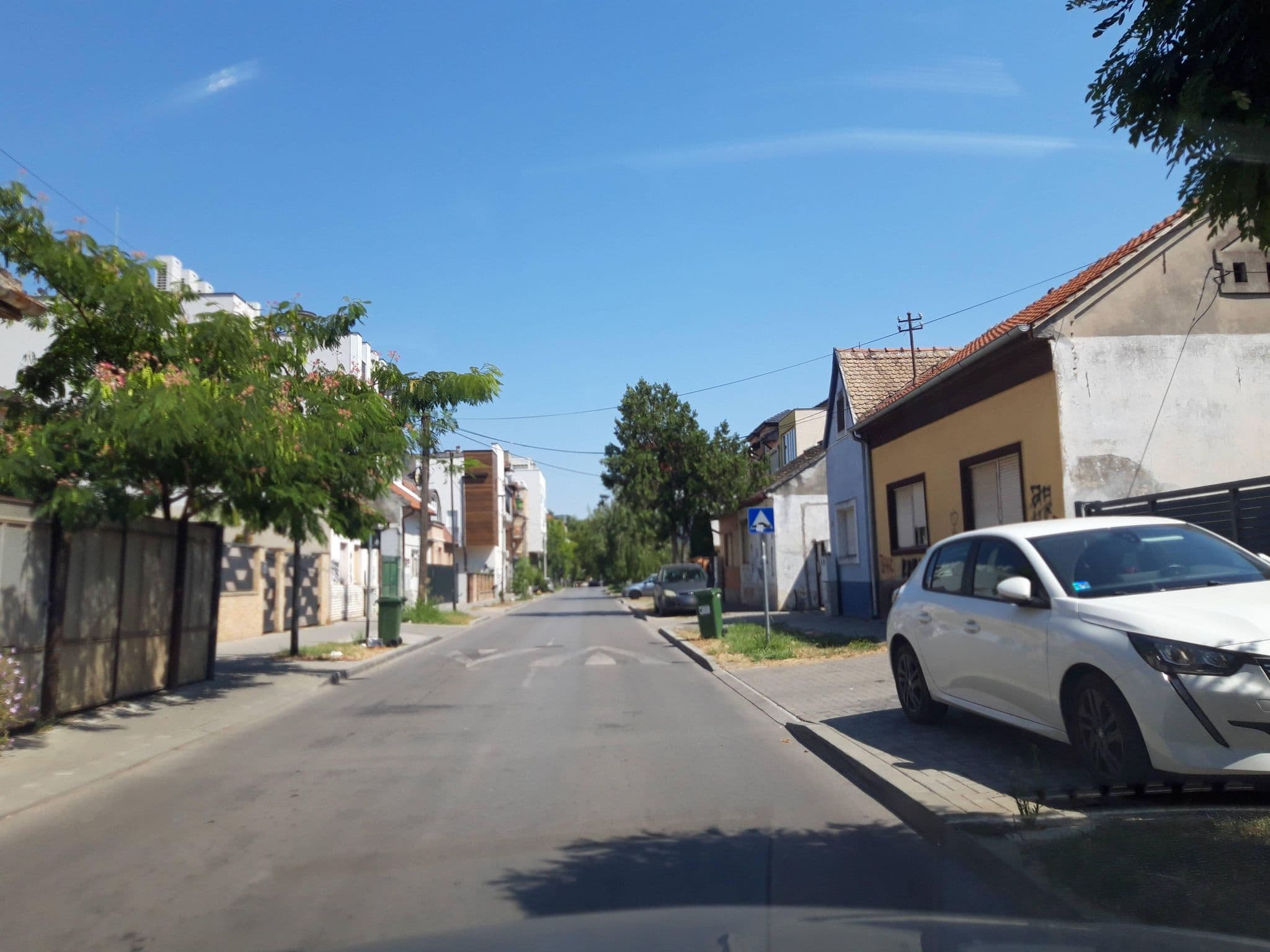 Street view near Garson Lux Hotel, Novi Sad — © fivewho (CC BY-SA · Mapillary)
