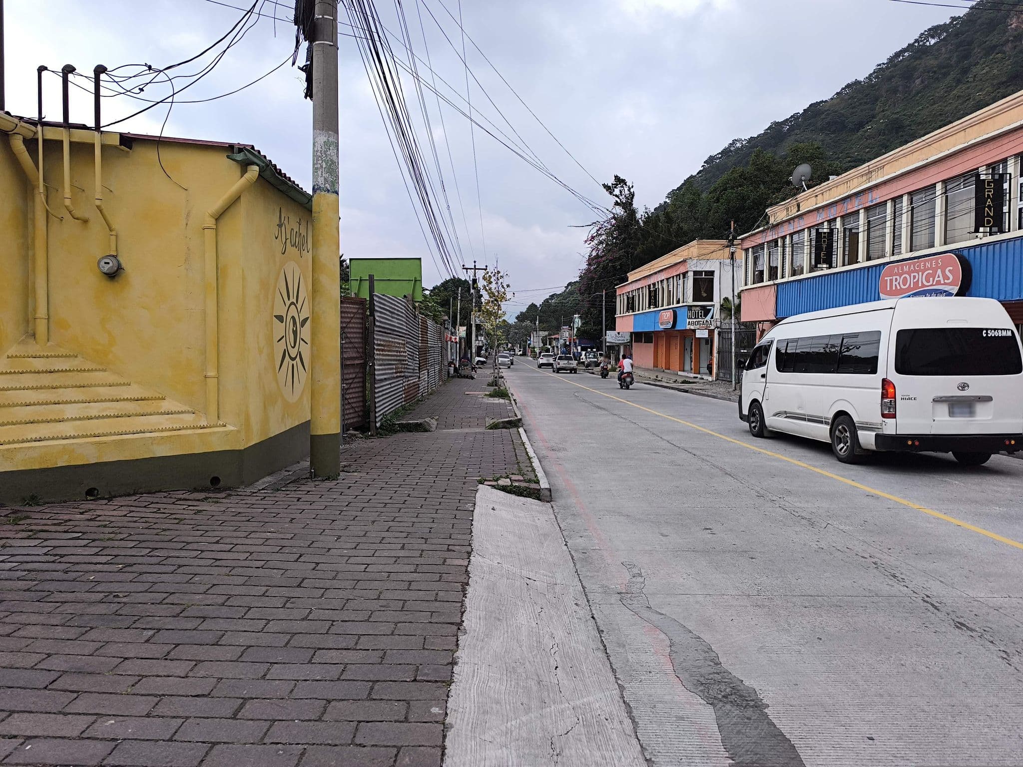 Street view near Hotel Fonda del Sol, Panajachel — © garcia_daos (CC BY-SA · Mapillary)