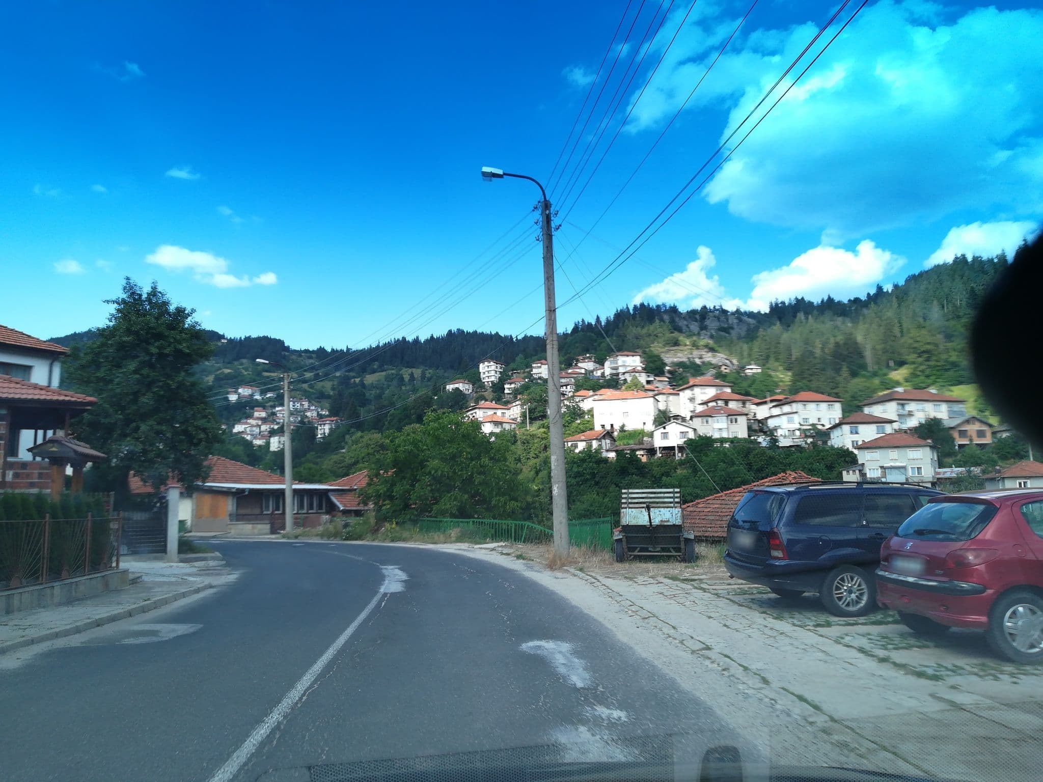 Street view near Семеен Хотел "Родопчанка", Smolyan — © ivanov (CC BY-SA · Mapillary)