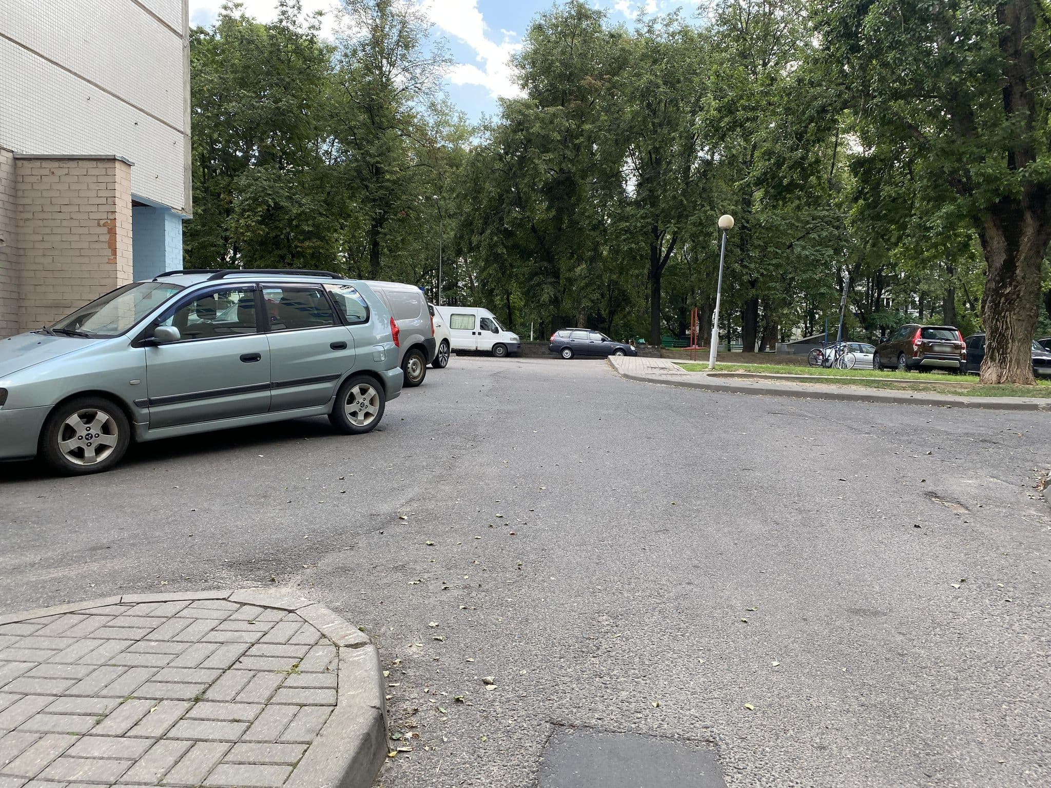 Street view near Хостел «Небо» / Hostel «Sky», Minsk — © birchcam (CC BY-SA · Mapillary)