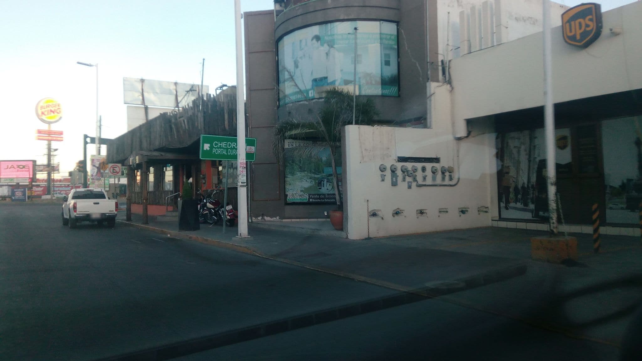 Street view near Centro de Envíos UPS, Victoria de Durango — © wjusak (CC BY-SA · Mapillary)