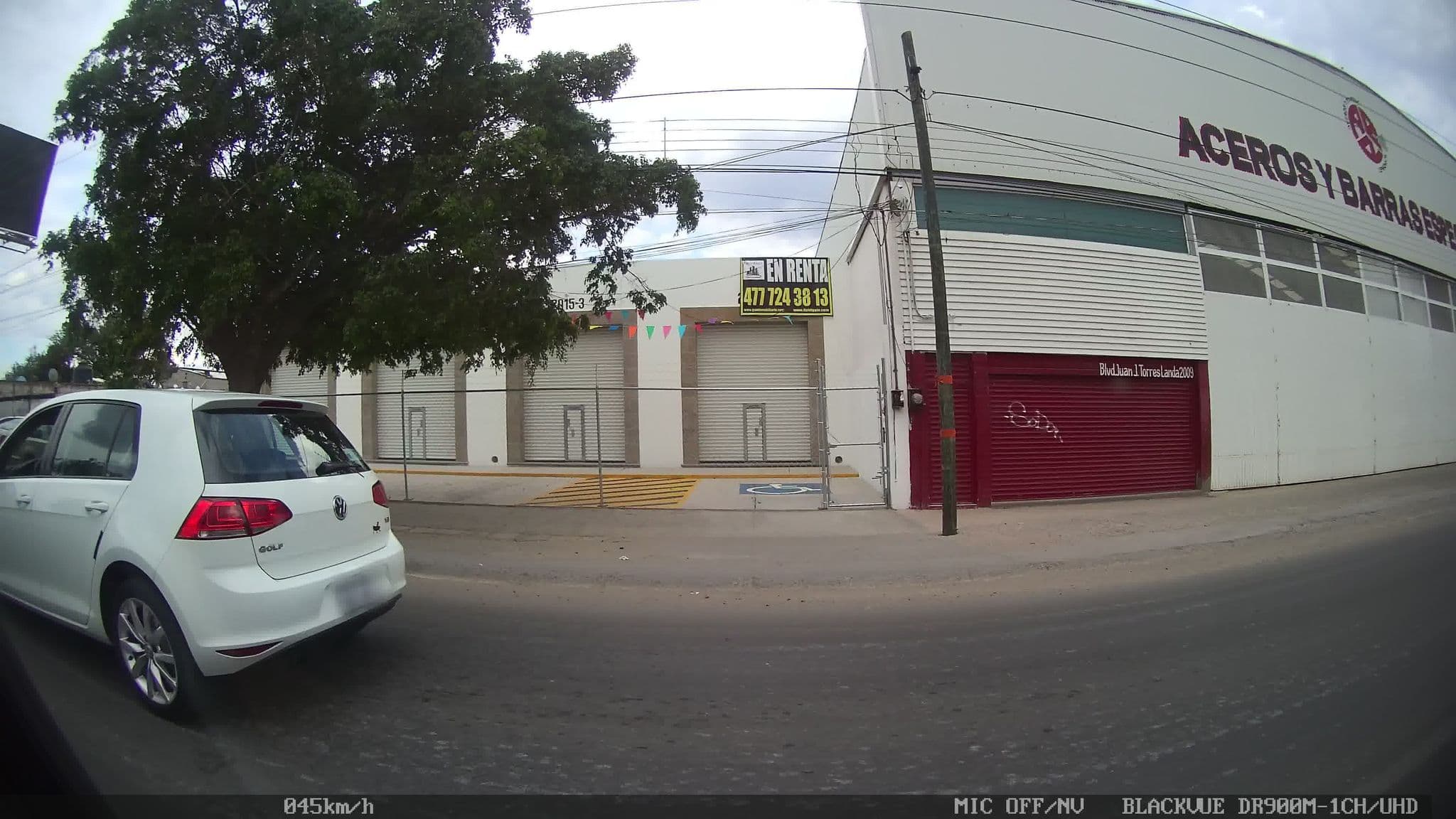 Street view near Hotel Retiro & Resort, León de los Aldama — © kaart_3 (CC BY-SA · Mapillary)