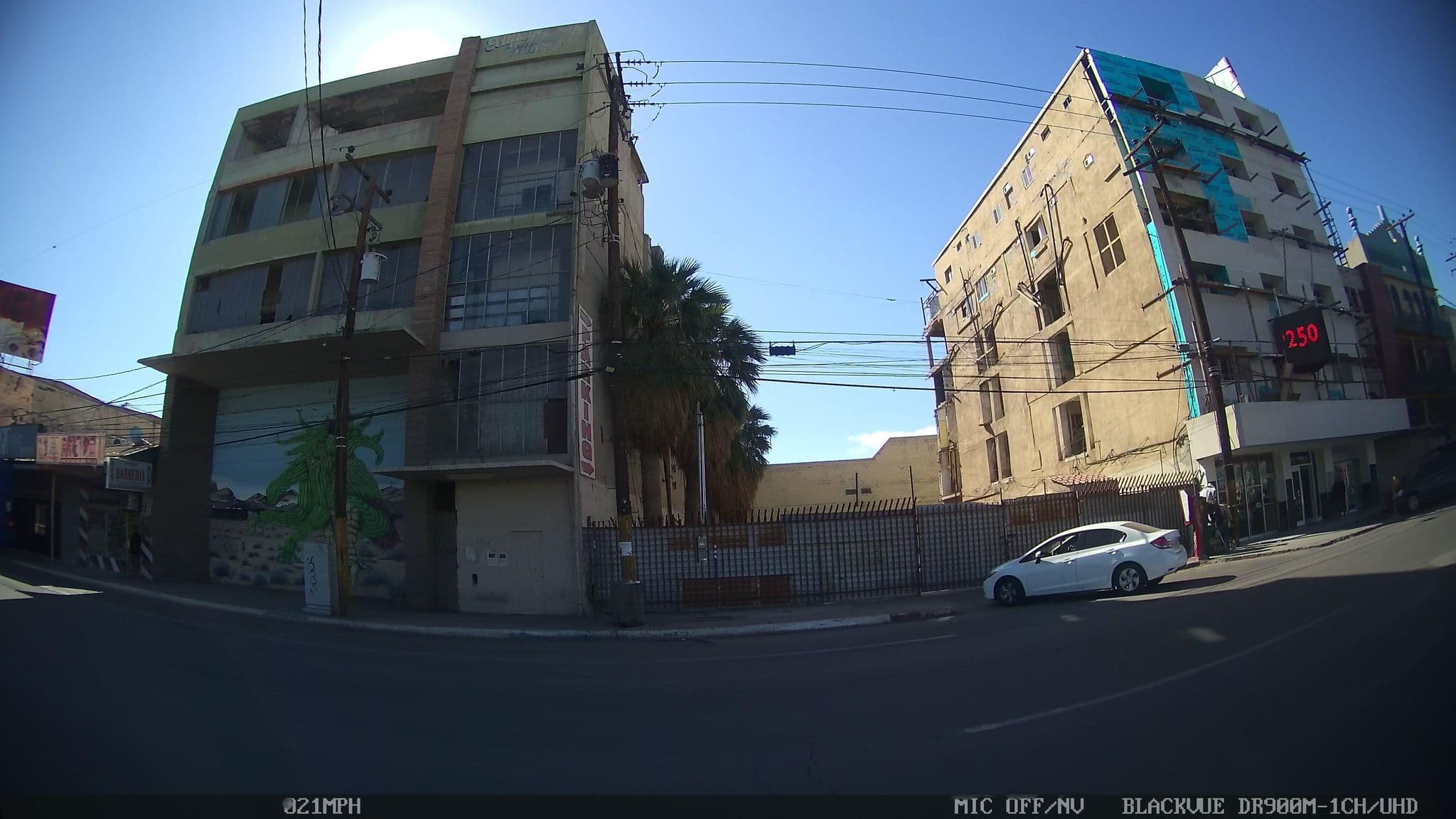 Street view near Plaza Hotel Conm, Mexicali — © kaart_2 (CC BY-SA · Mapillary)
