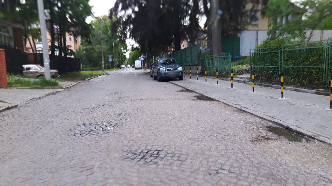 Street view near John Lennon Hostel, Kaliningrad — © changchun1 (CC BY-SA · Mapillary)
