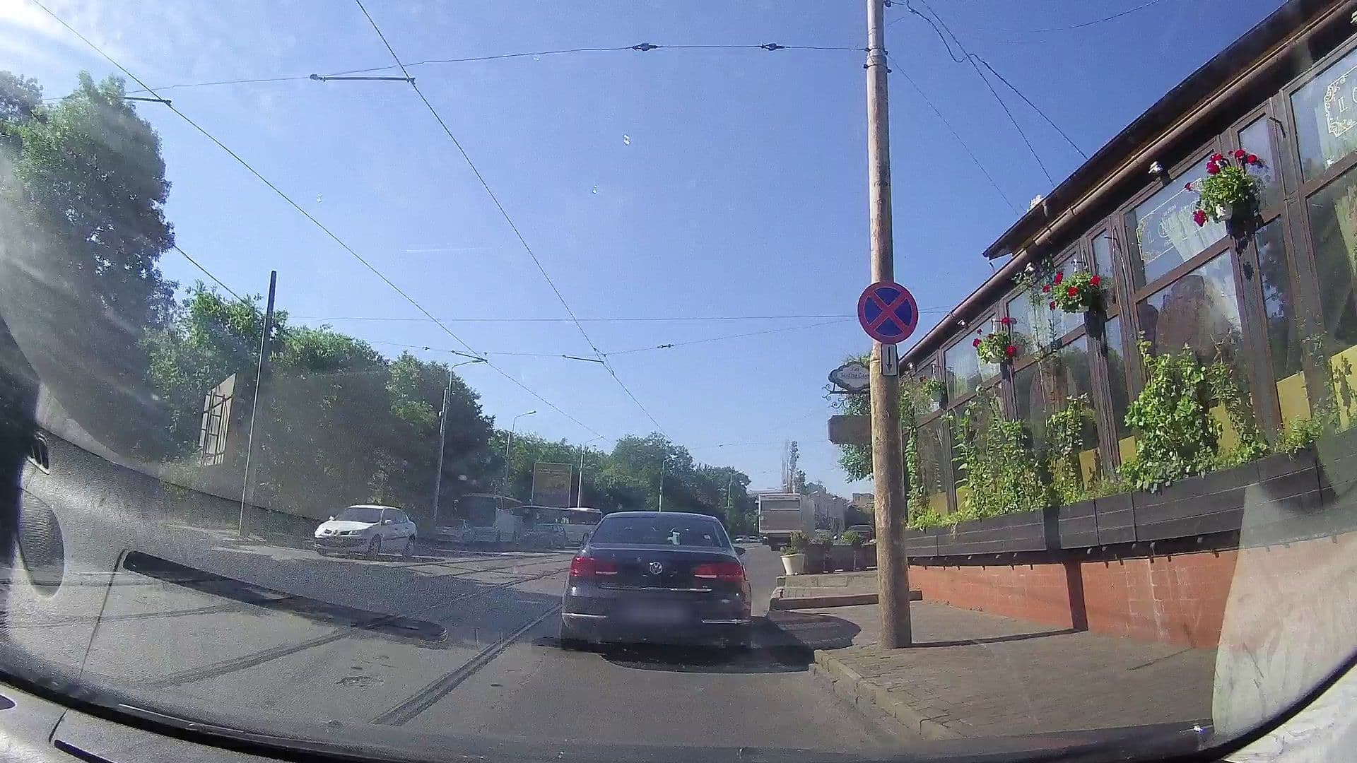 Street view near Les Jardins Carol, Bucharest