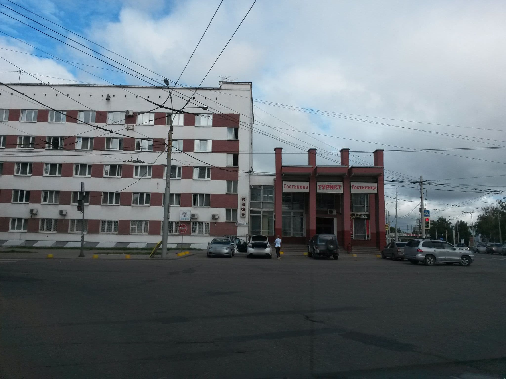 Street view near Гостиница "Турист", Yaroslavl — © vikdd (CC BY-SA · Mapillary)