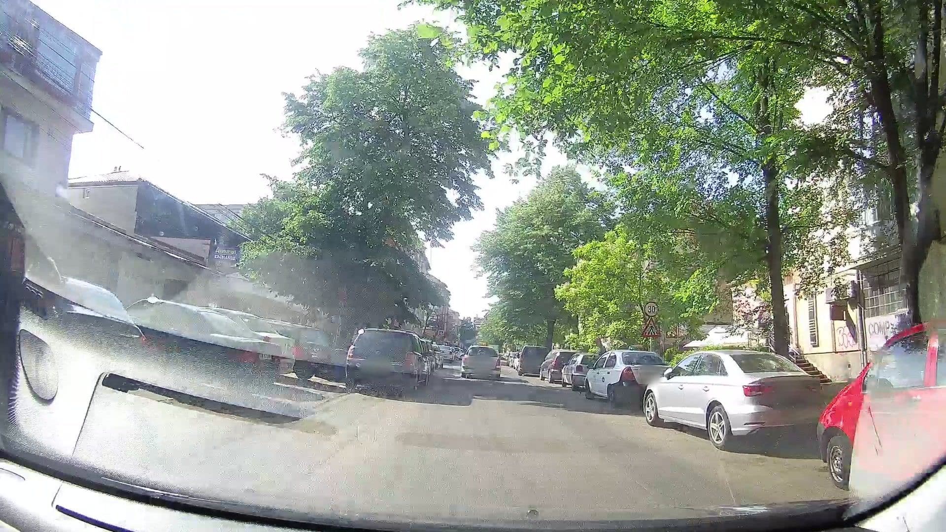 Street view near Pensiunea Casa Solaris, Timişoara — © tavi (CC BY-SA · Mapillary)