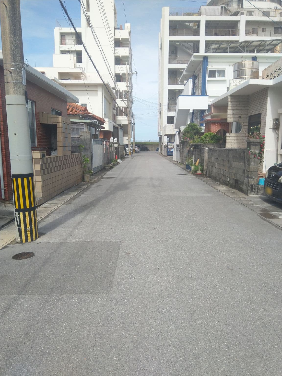Street view near ゲストハウスKONA, Chatan — © dcamboia (CC BY-SA · Mapillary)
