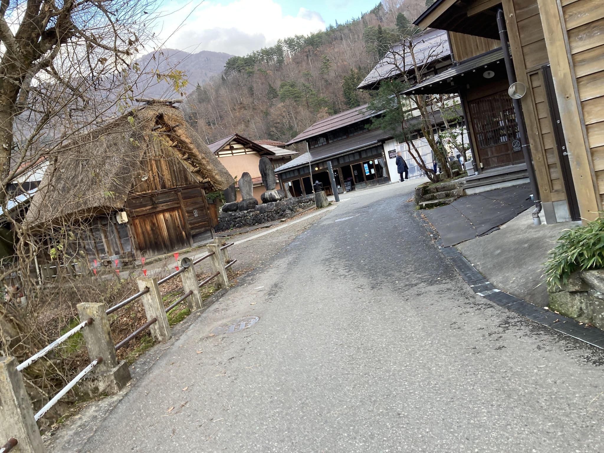 Street view near 源作, Hida — © 24kawa (CC BY-SA · Mapillary)