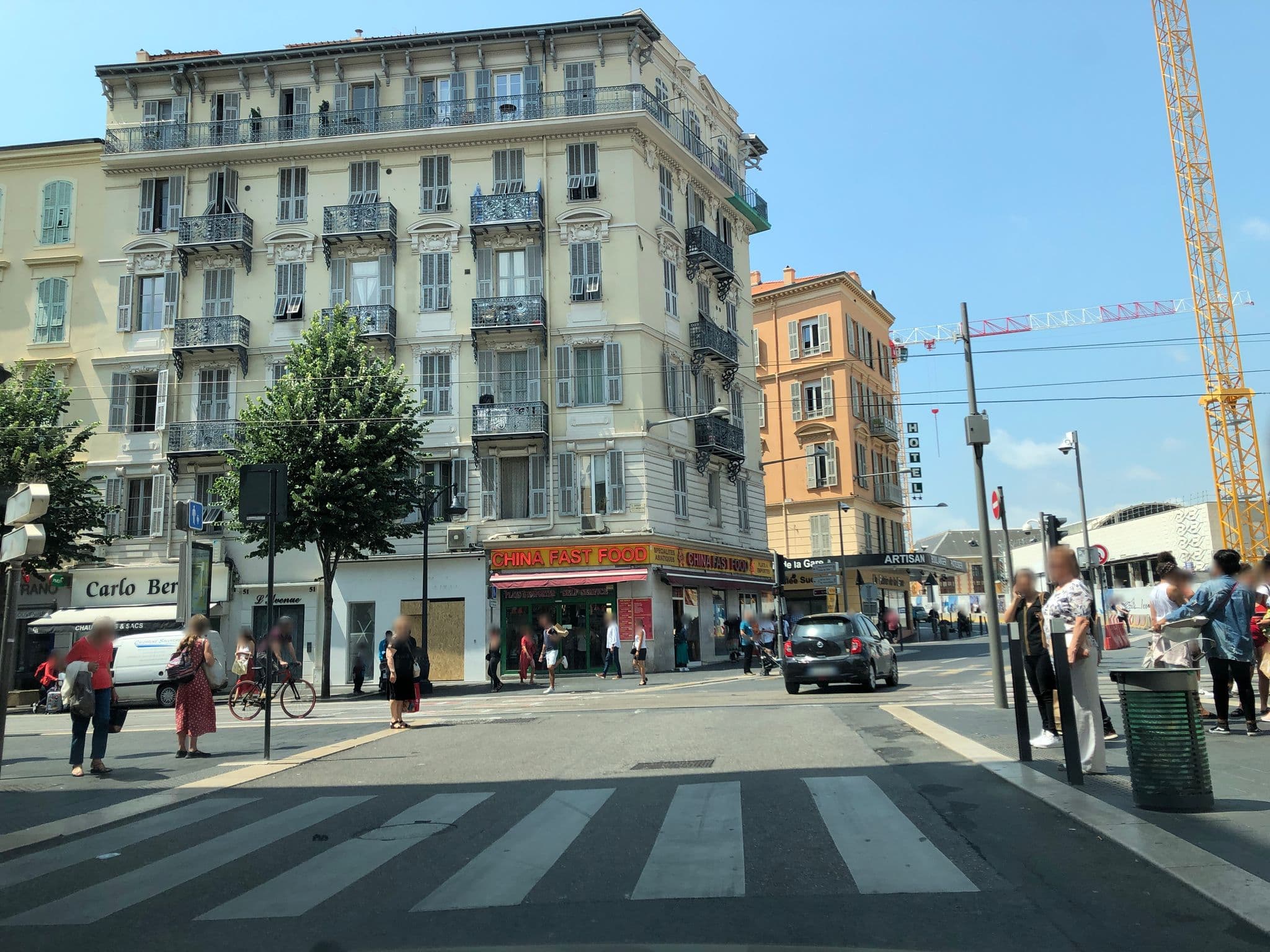 Street view near H64el, Nice — © lulucmy (CC BY-SA · Mapillary)