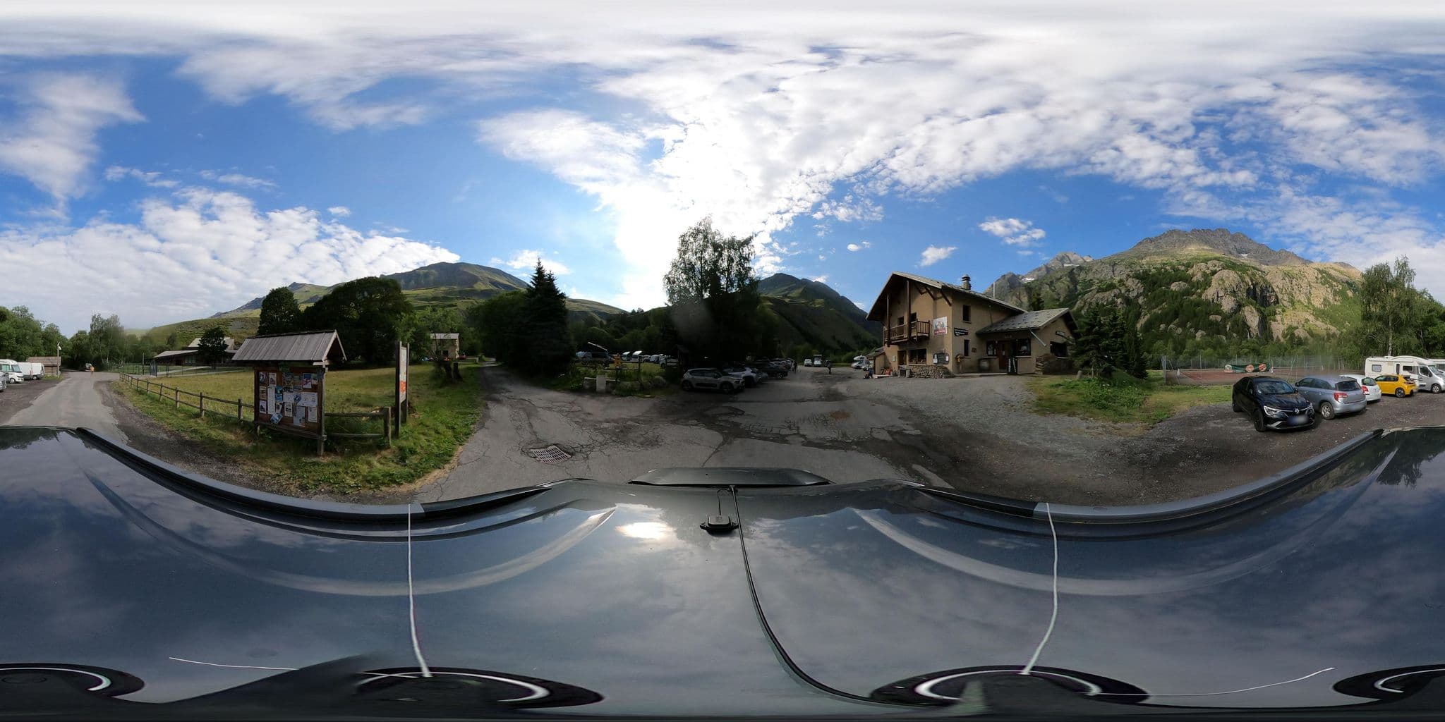 Street view near Le Pas de l'Ane, Le Monêtier-les-Bains — © eric_s (CC BY-SA · Mapillary)