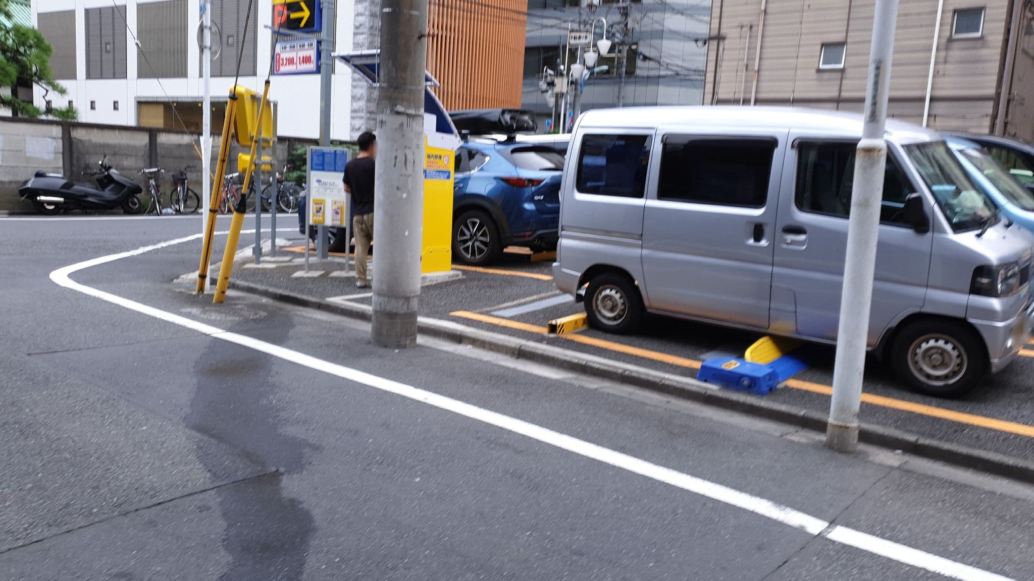 Street view near Hotel 玉龍, Shinjuku — © jopparn (CC BY-SA · Mapillary)