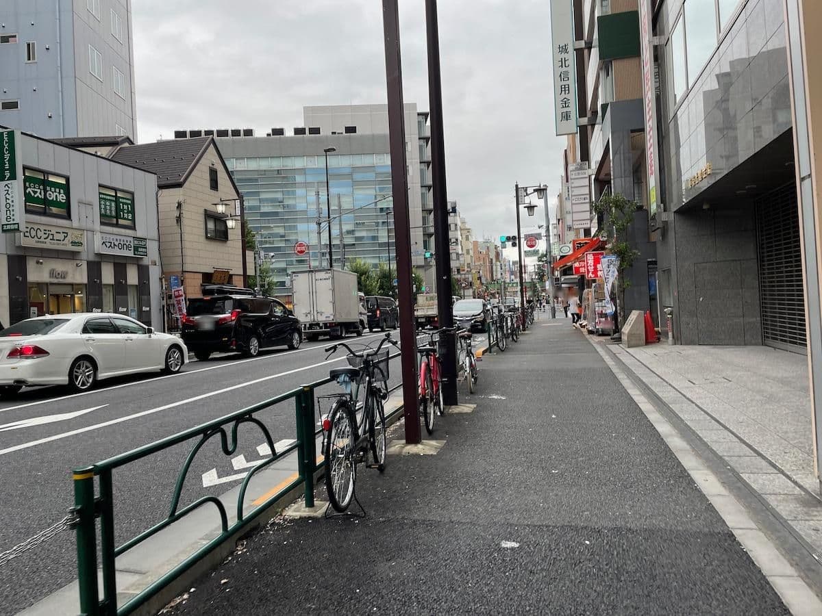Street view near Lucky Hostel, Ōkubo — © musashino5 (CC BY-SA · Mapillary)