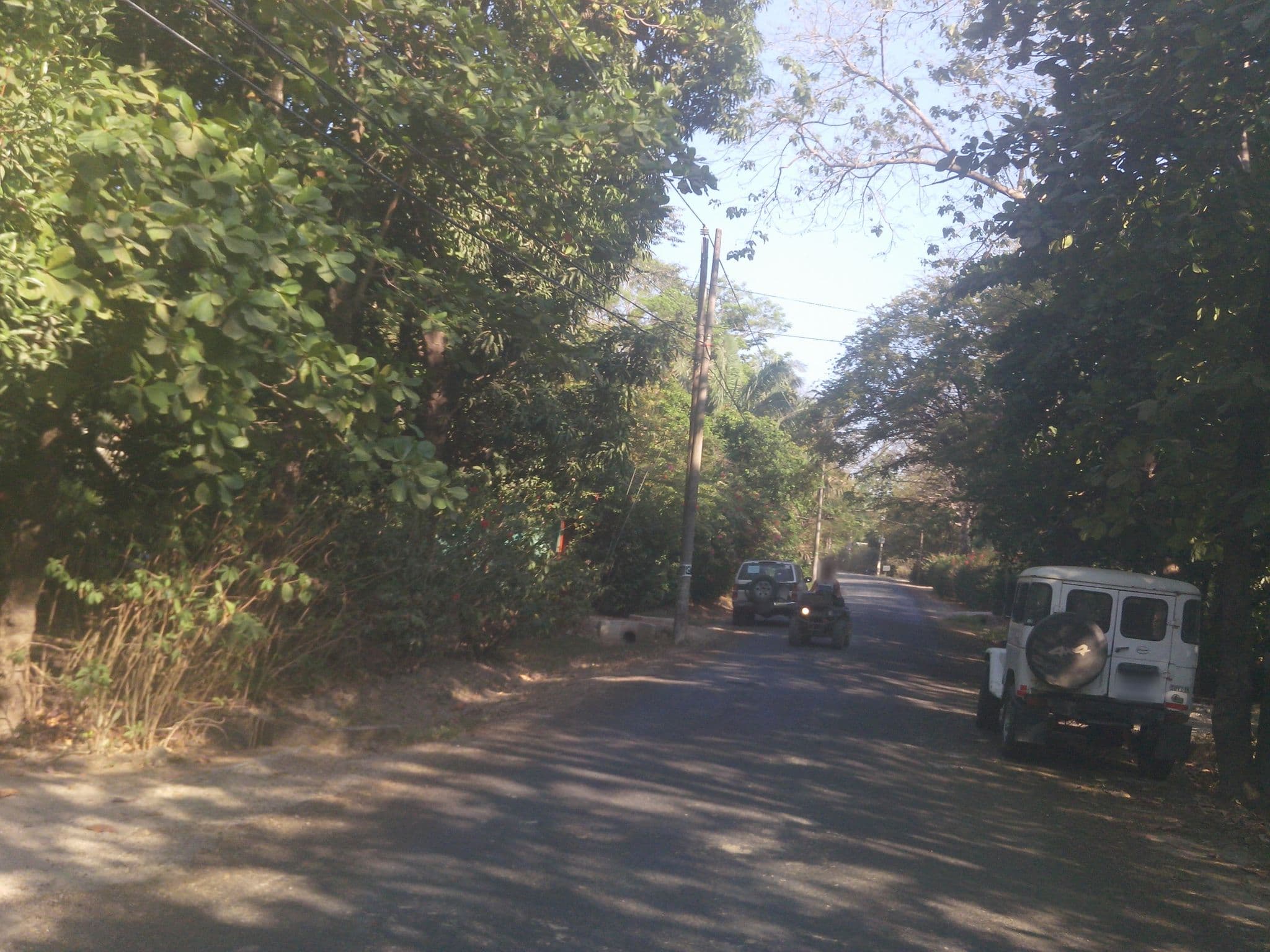 Street view near White Picket Fence, Sámara — © lumi (CC BY-SA · Mapillary)