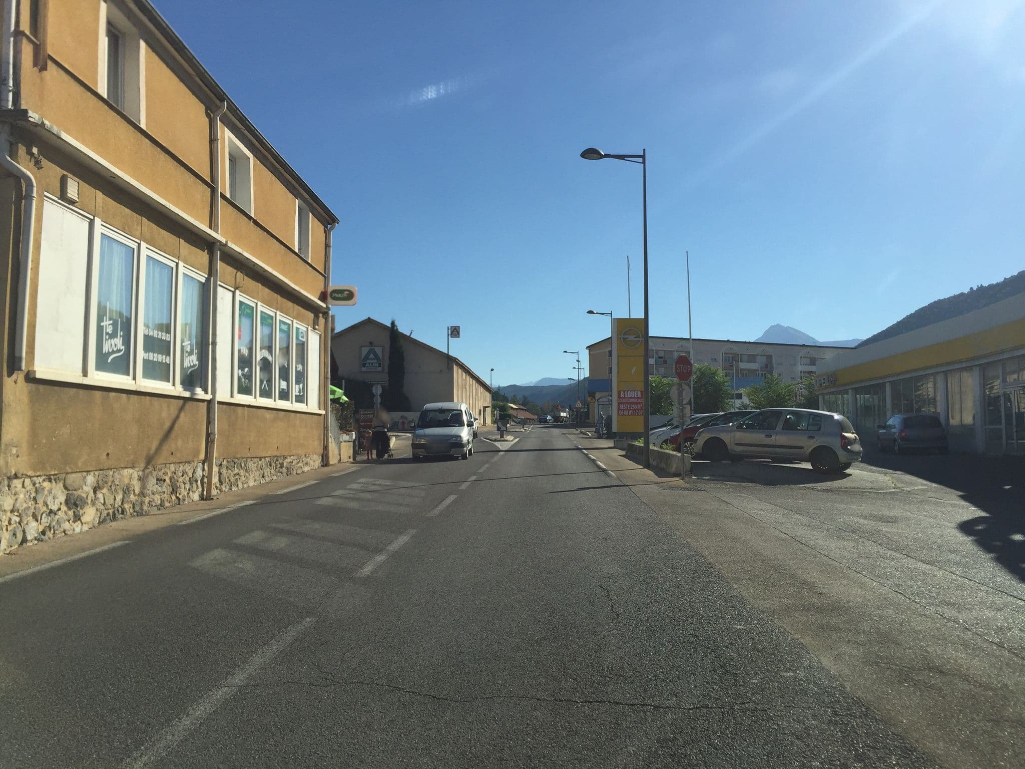 Street view near Le Tivoli, Digne-les-Bains — © zimmy (CC BY-SA · Mapillary)