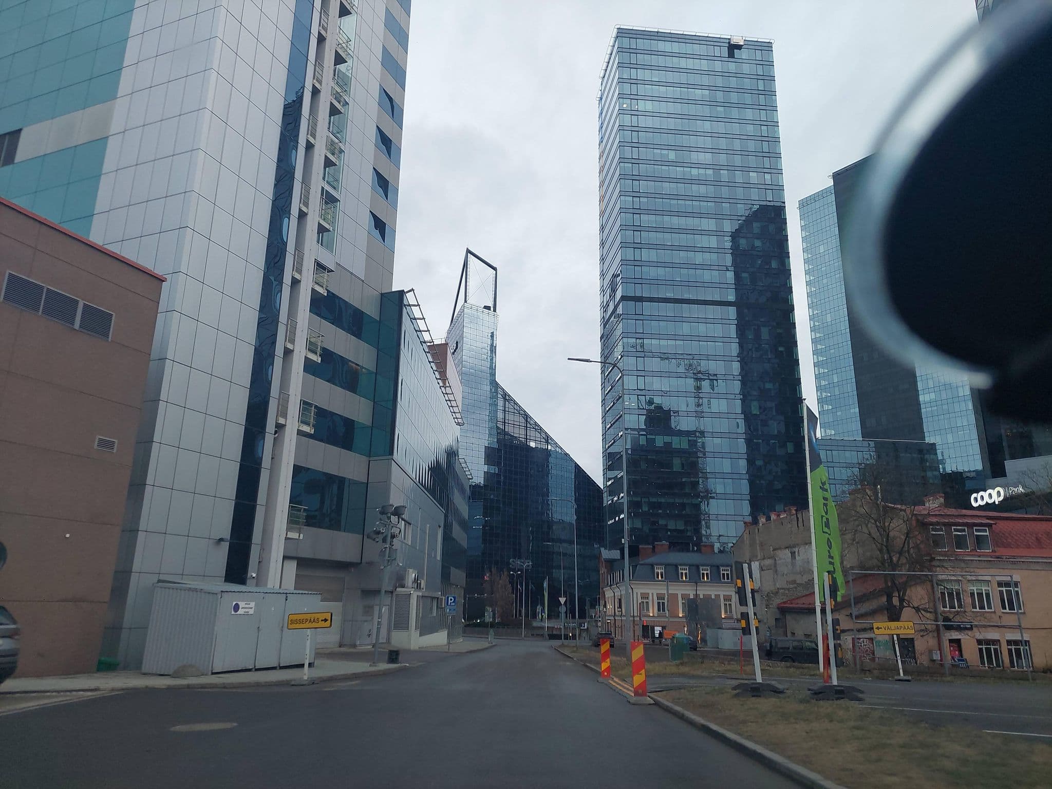Street view near Radison Blu Emerald Suite, Kesklinn — © Apirnus (CC BY-SA · Mapillary)