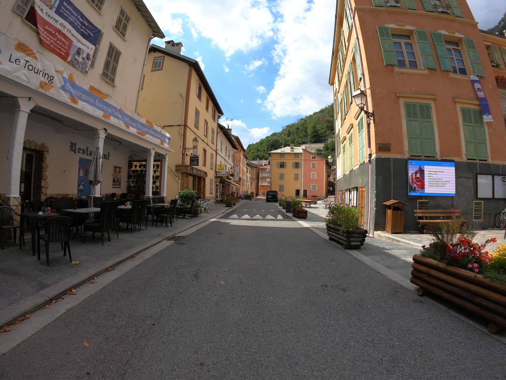 Street view near Au café d'Isola, Saint-Étienne-de-Tinée — © joostjakob (CC BY-SA · Mapillary)