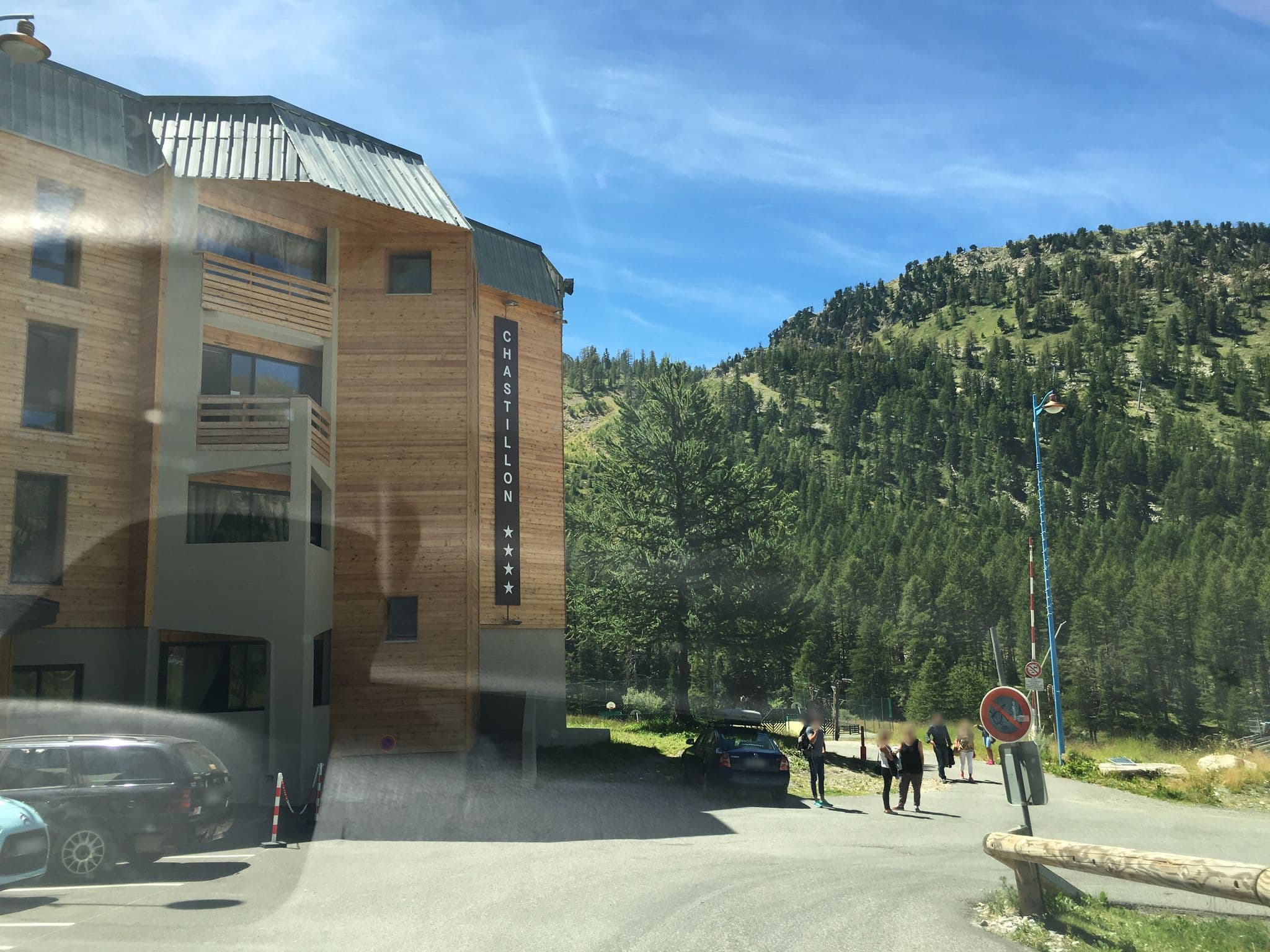 Street view near Le Chastillon, Saint-Martin-Vésubie — © sarawabreus (CC BY-SA · Mapillary)