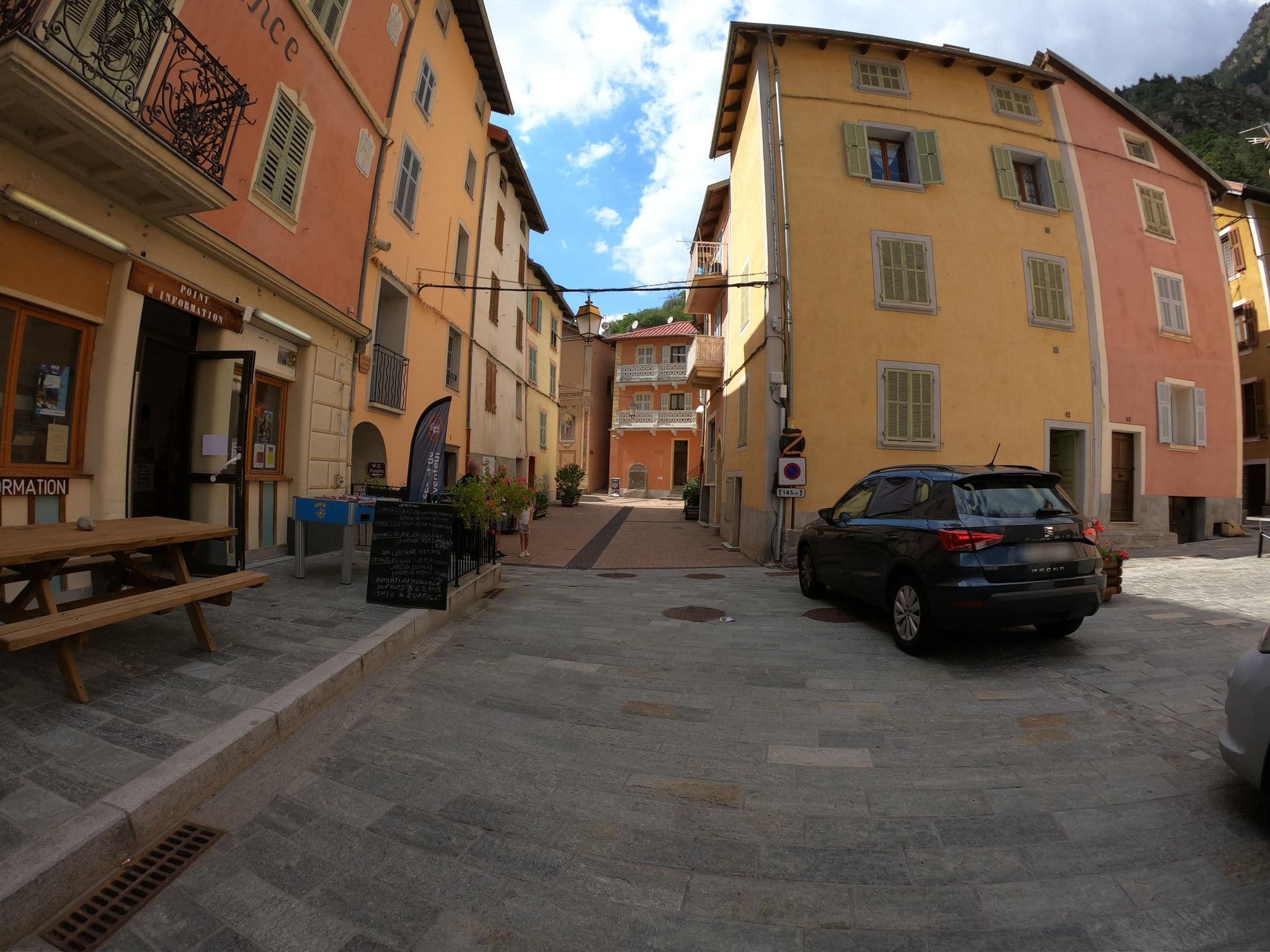 Street view near Hôtel de France, Saint-Étienne-de-Tinée — © joostjakob (CC BY-SA · Mapillary)