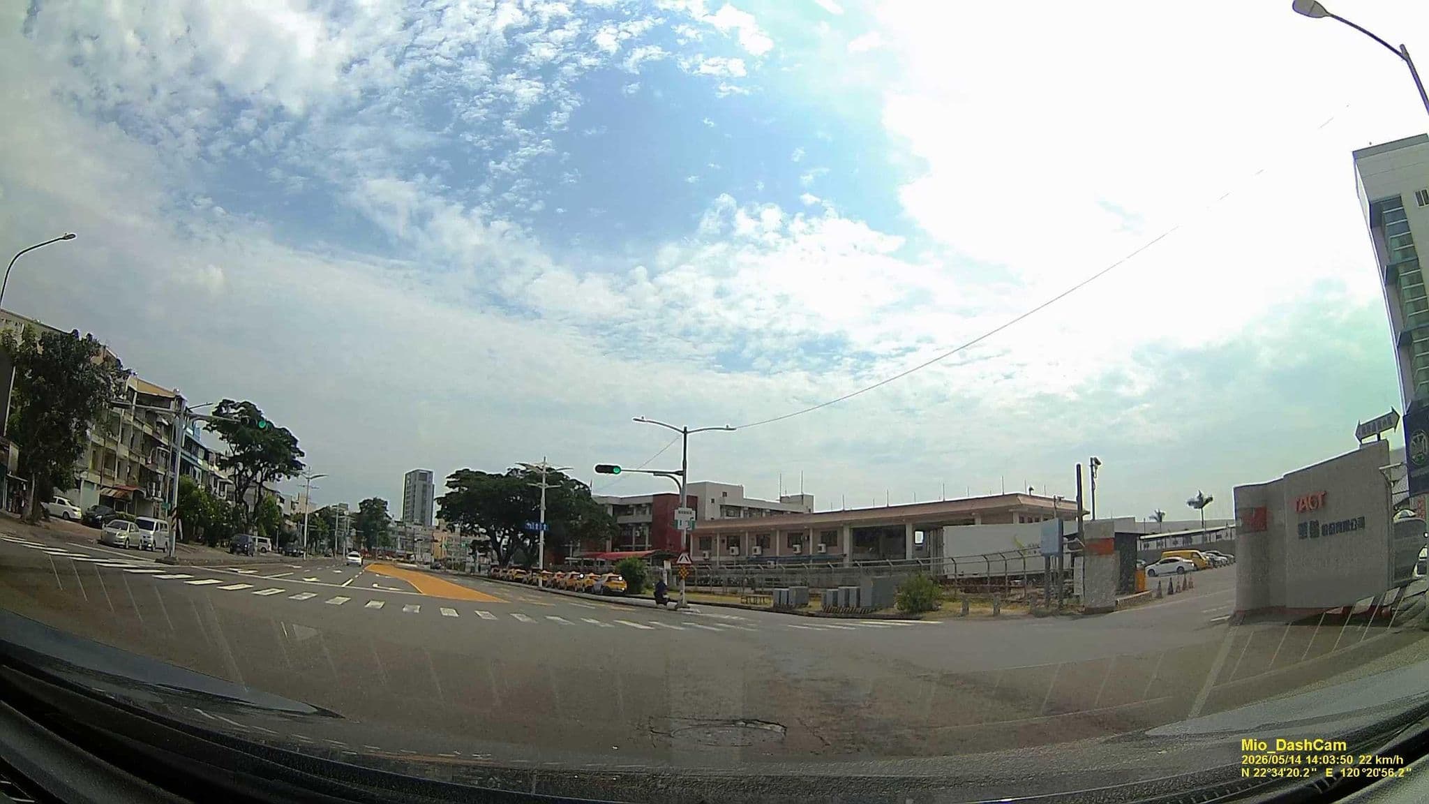 Street view near 金建商務飯店, Kaohsiung — © hcyen (CC BY-SA · Mapillary)