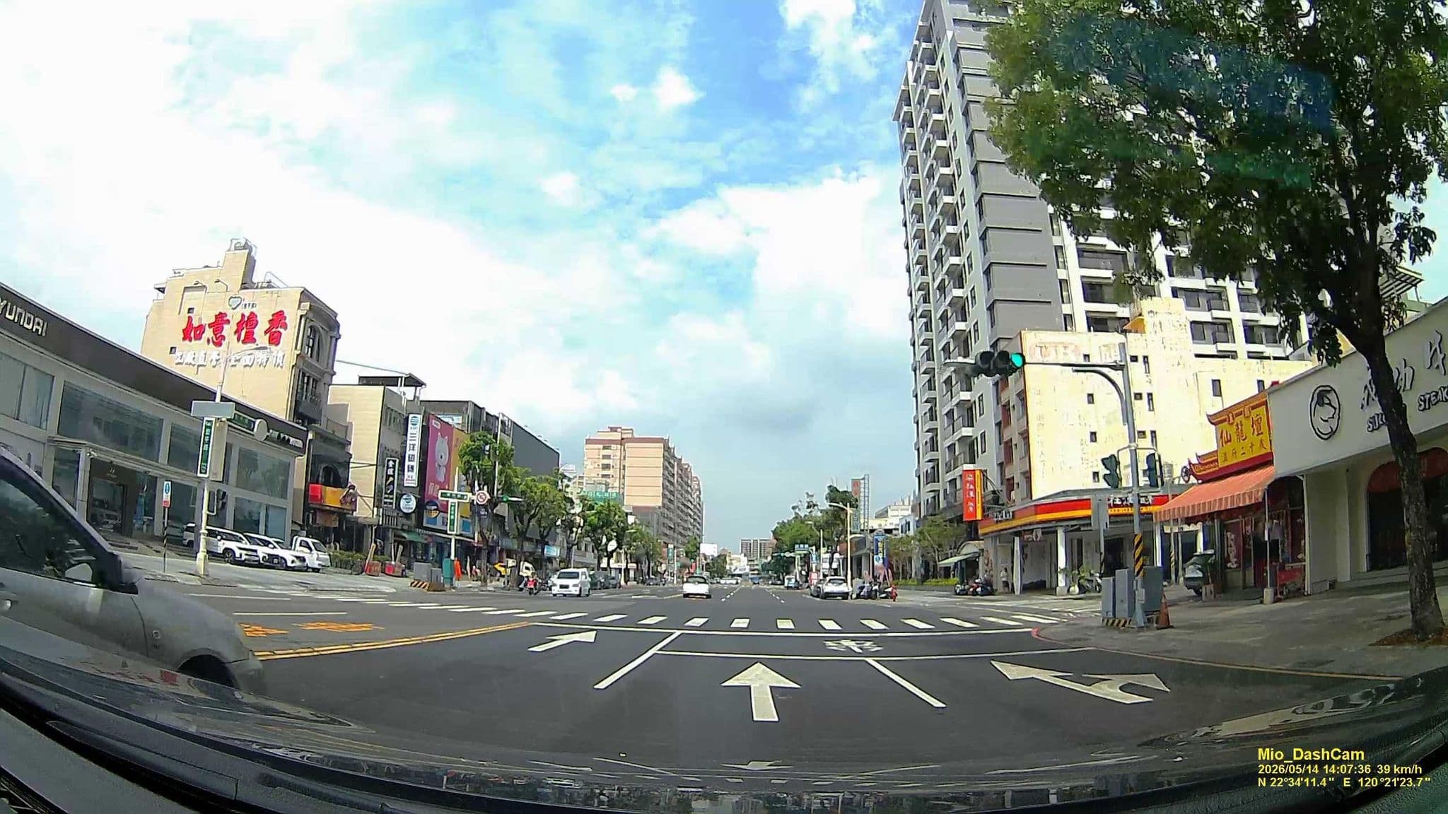 Street view near Golf Hotel, Fengshan — © hcyen (CC BY-SA · Mapillary)