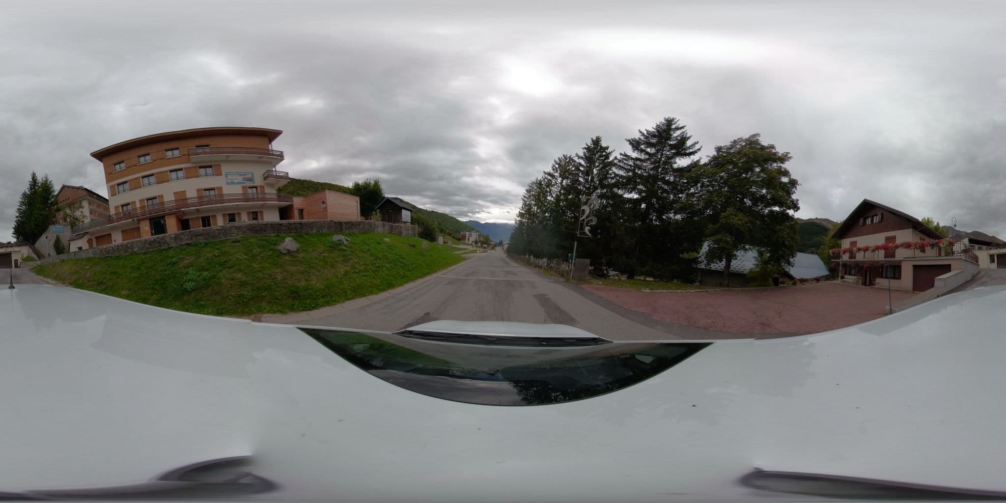 Street view near Les Airelles, Saint-Rémy-de-Maurienne — © serfim_cit_y (CC BY-SA · Mapillary)