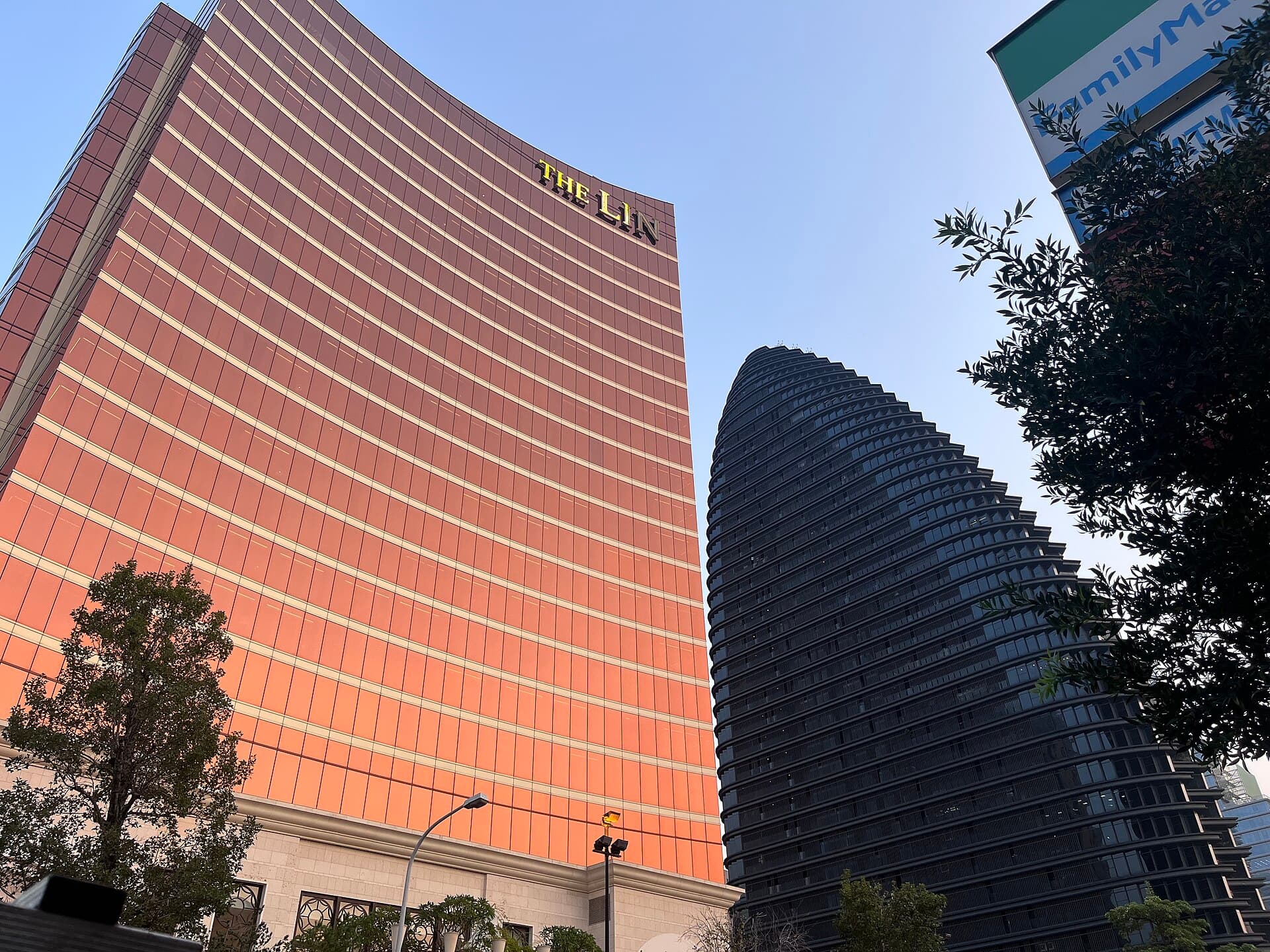 林酒店 The Lin Hotel (via Wikimedia Commons, CC BY-SA 2.0)