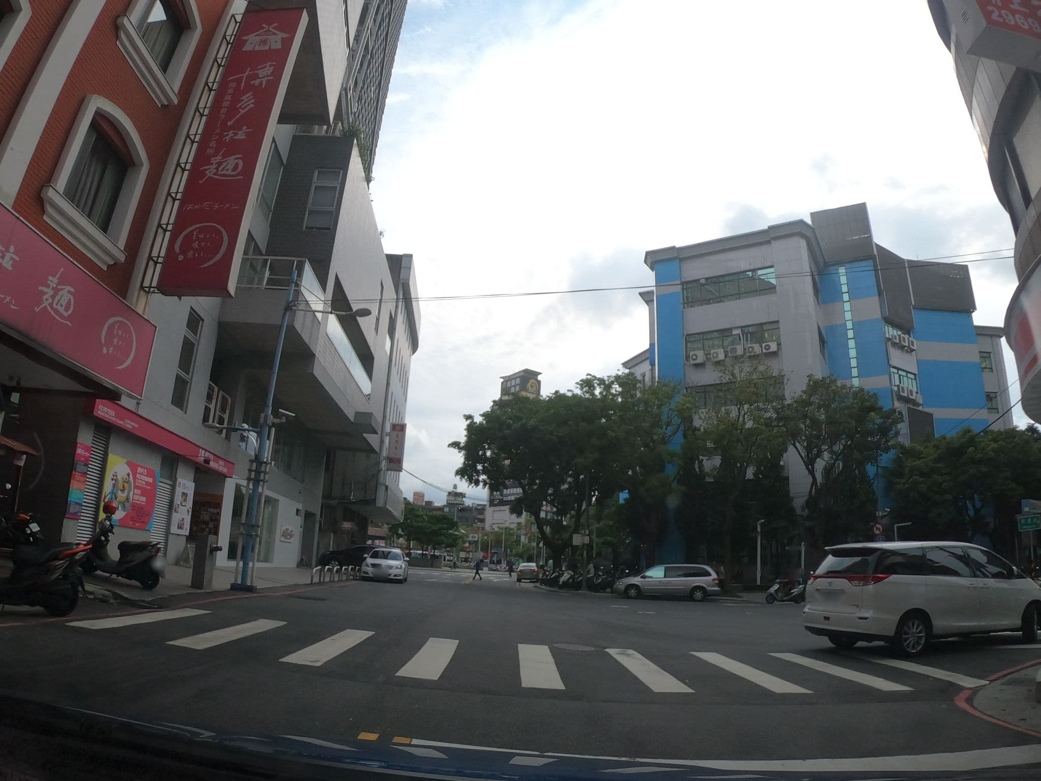 Street view near 府中棧精品商旅 (MRT HOTEL), Banqiao — © heretpe2019 (CC BY-SA · Mapillary)
