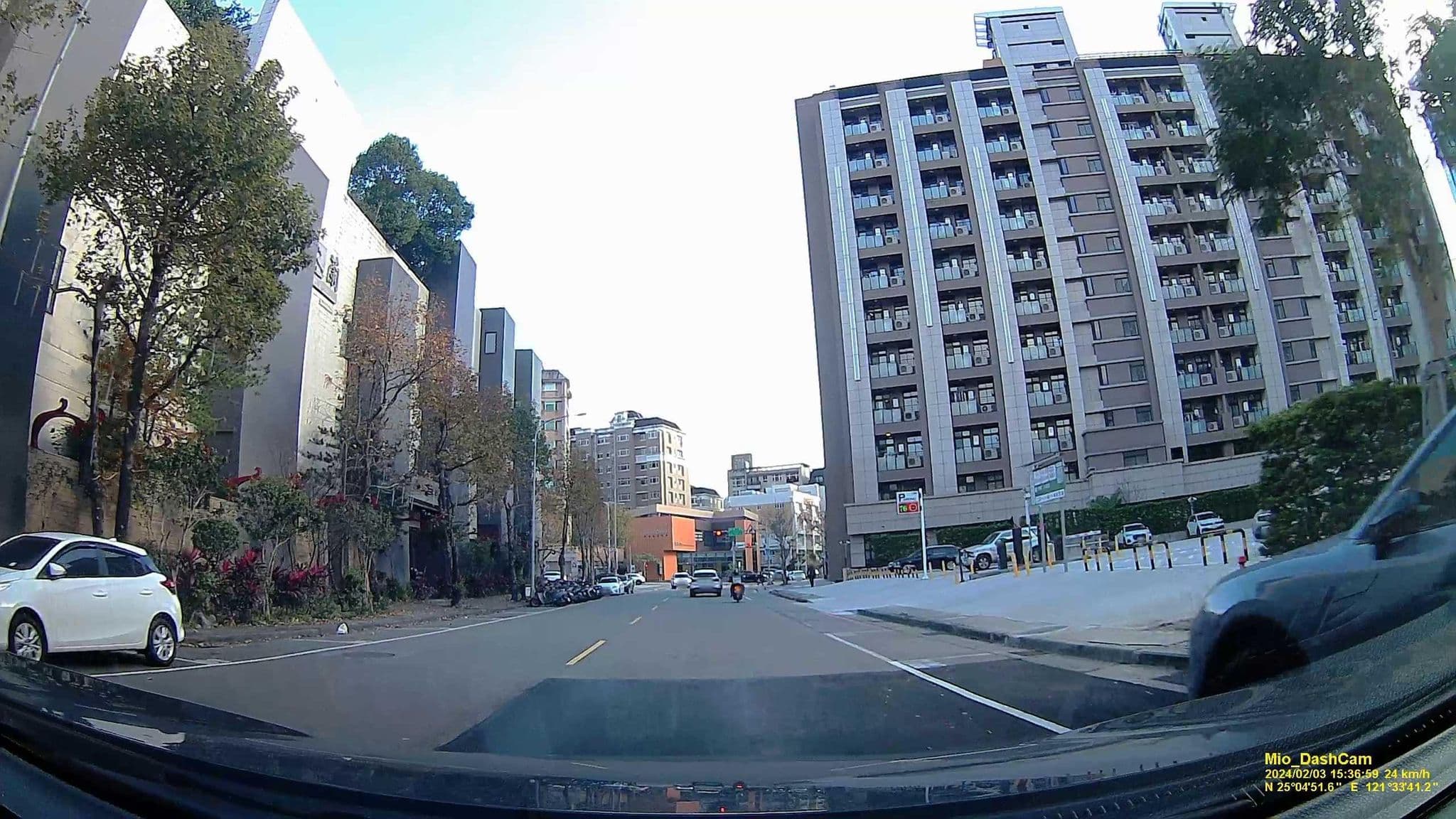 Street view near 沐蘭 Mulan Motel, Neihu — © hcyen (CC BY-SA · Mapillary)