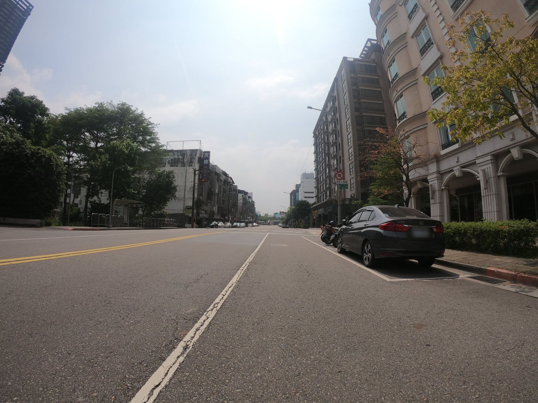 Street view near 雀客藏居, Neihu — © heretpe2019 (CC BY-SA · Mapillary)