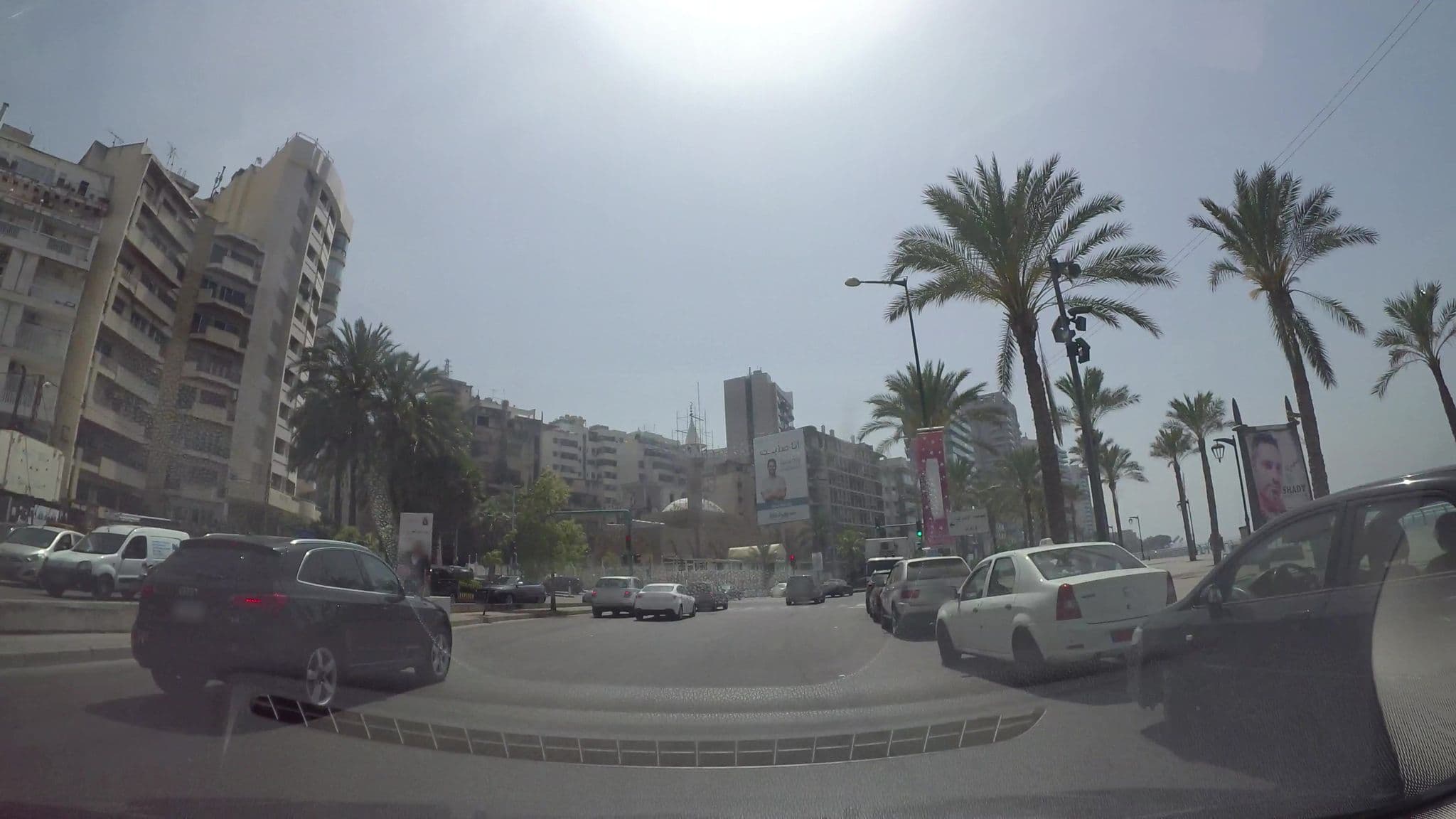 Street view near Warwick Palm Beach, Ra’s Bayrūt — © kaartcam (CC BY-SA · Mapillary)
