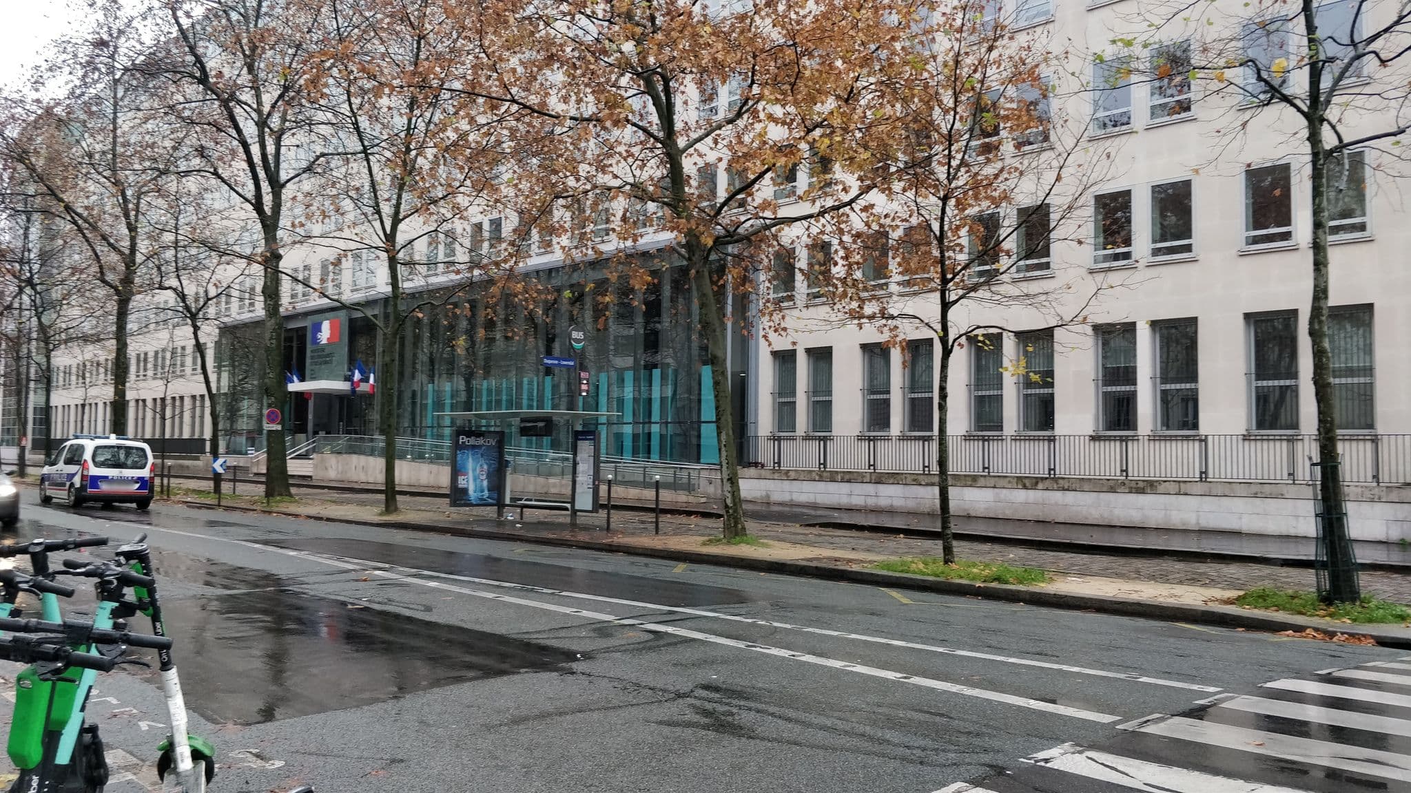 Street view near Hôtel Duquesne Eiffel, Paris 07 Palais-Bourbon — © overflorian (CC BY-SA · Mapillary)