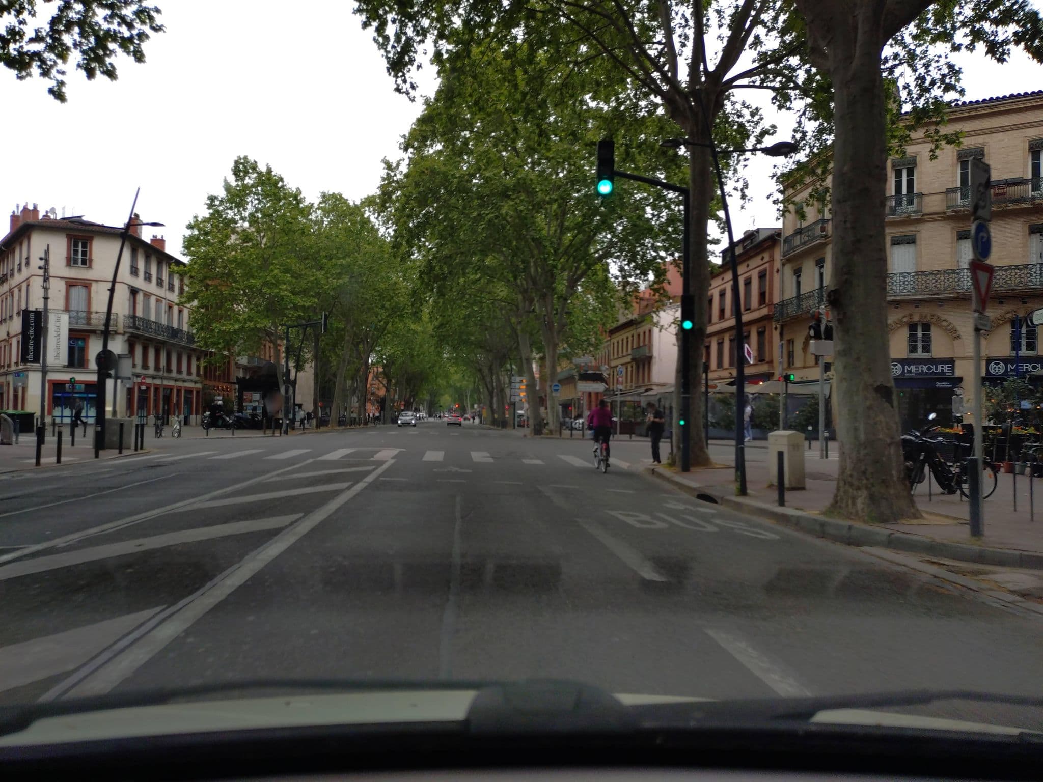 Street view near Le Cousture, Toulouse — © yeelel (CC BY-SA · Mapillary)