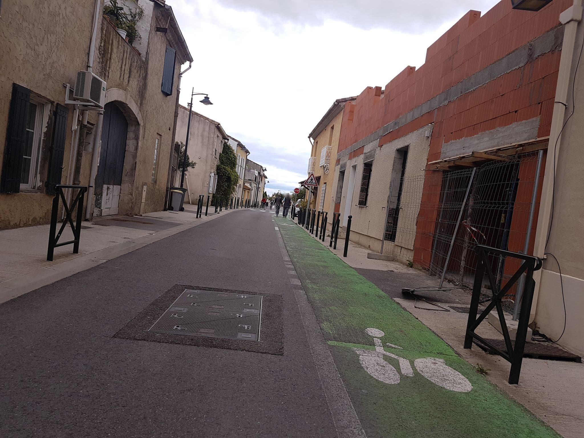 Street view near Hôtel des Croisades, Aigues-Mortes — © changchun1 (CC BY-SA · Mapillary)