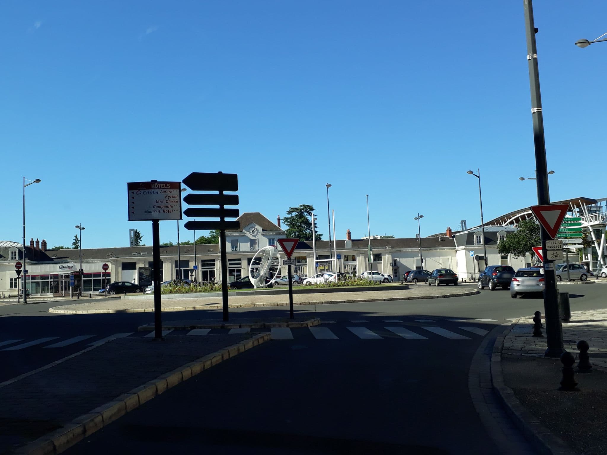 Street view near Hôtel du Berry, Bourges — © df45 (CC BY-SA · Mapillary)